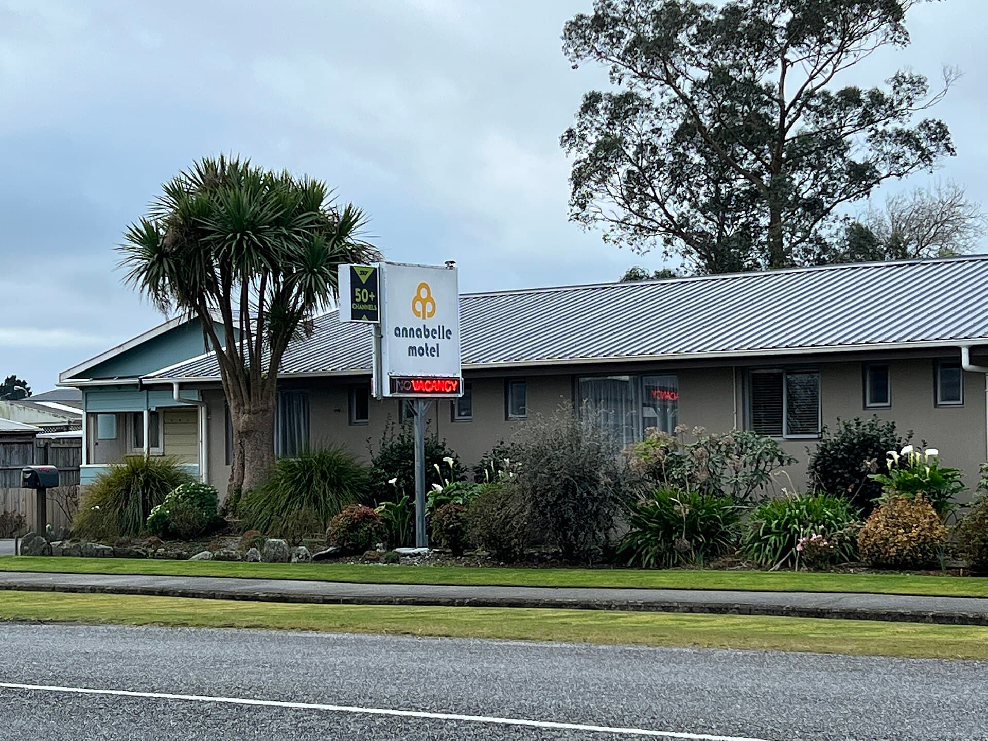 Annabelle Motel (via Wikimedia Commons, CC BY-SA 3.0)