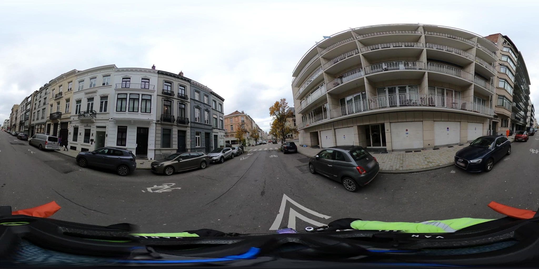 Street view near Agenda Louise, Ixelles — © Stefdegreef (CC BY-SA · Mapillary)
