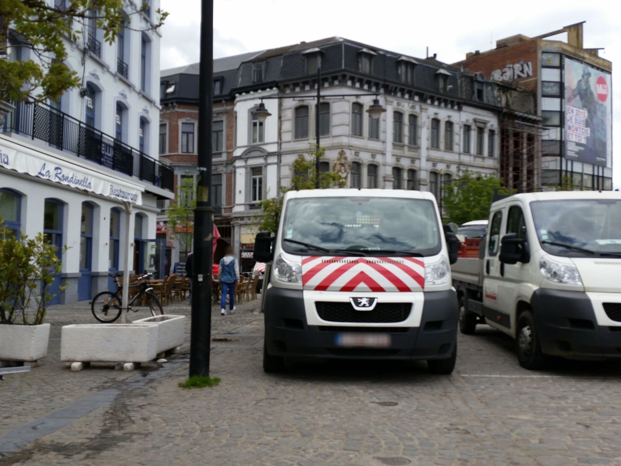 Street view near Hôtel Le Terminus, Mons — © filipc (CC BY-SA · Mapillary)