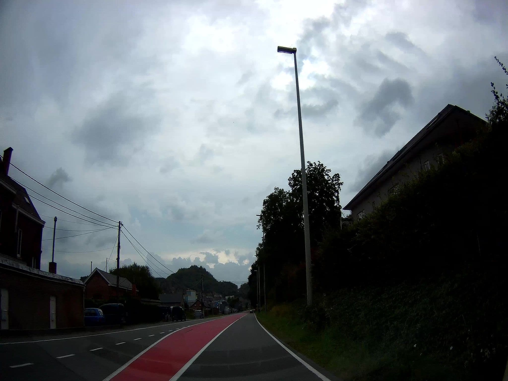Street view near New Hotel de Lives-sur-meuse, Marche-les-Dames — © fuchserl (CC BY-SA · Mapillary)