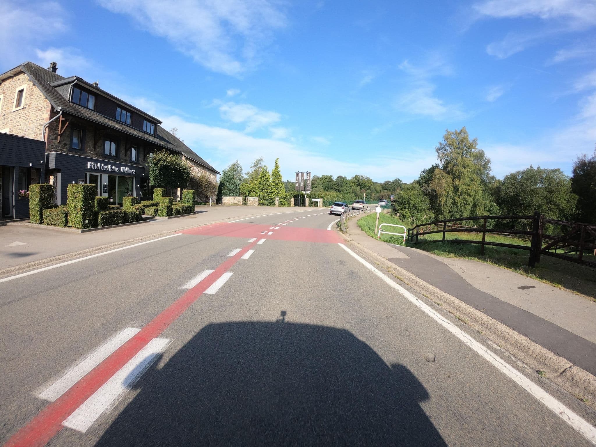 Street view near Hôtel des Bains, Robertville — © joostjakob (CC BY-SA · Mapillary)