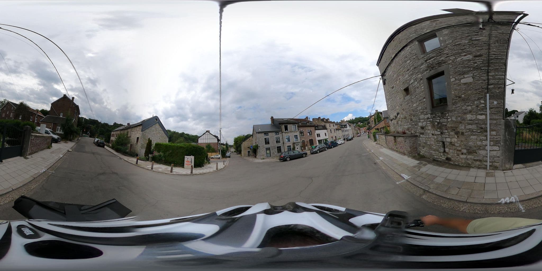 Street view near Prés en Bulles, Esneux — © pierreserpe (CC BY-SA · Mapillary)