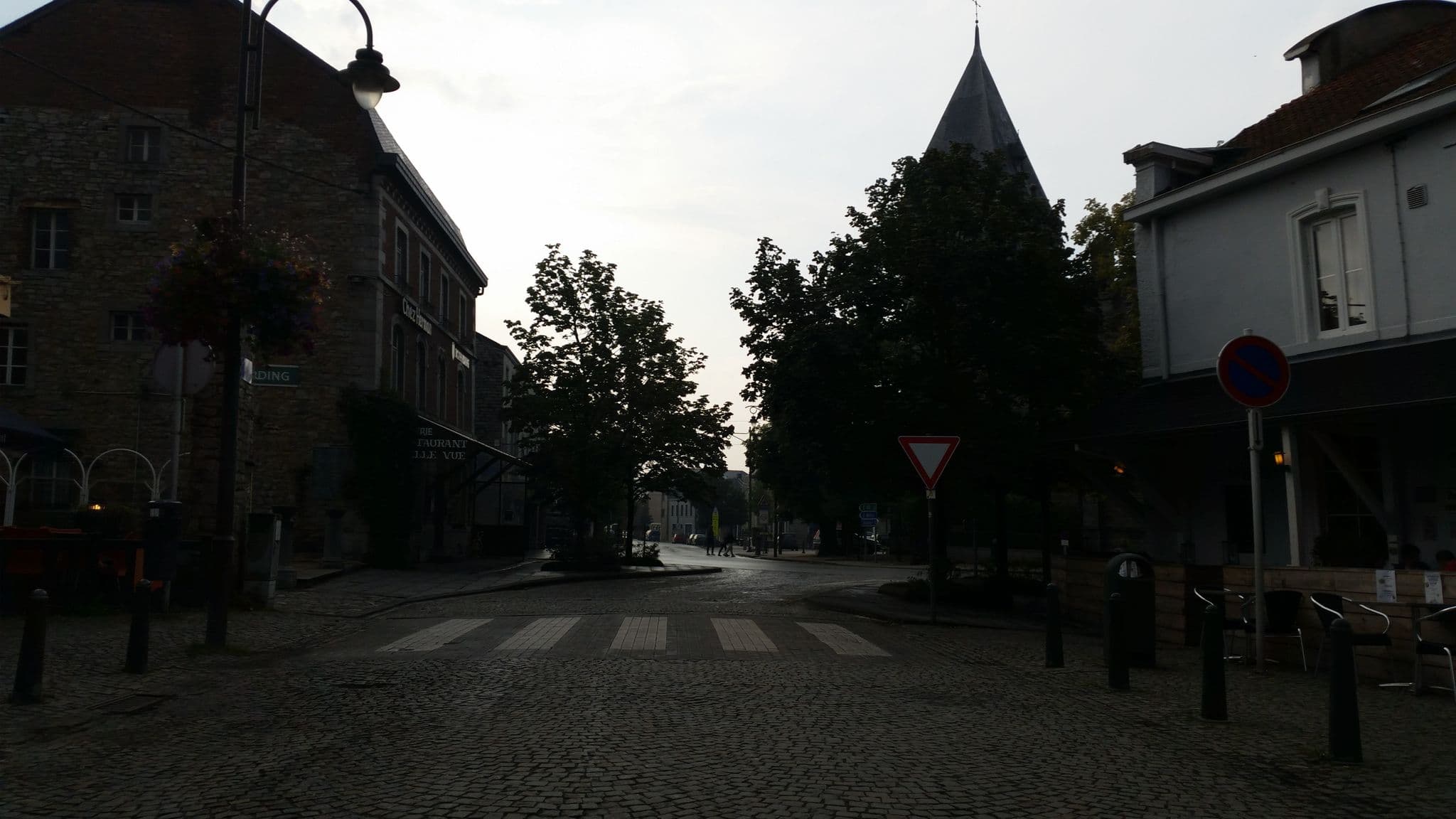 Street view near Au lit des ours, Han-sur-Lesse — © it_s_so_funny (CC BY-SA · Mapillary)