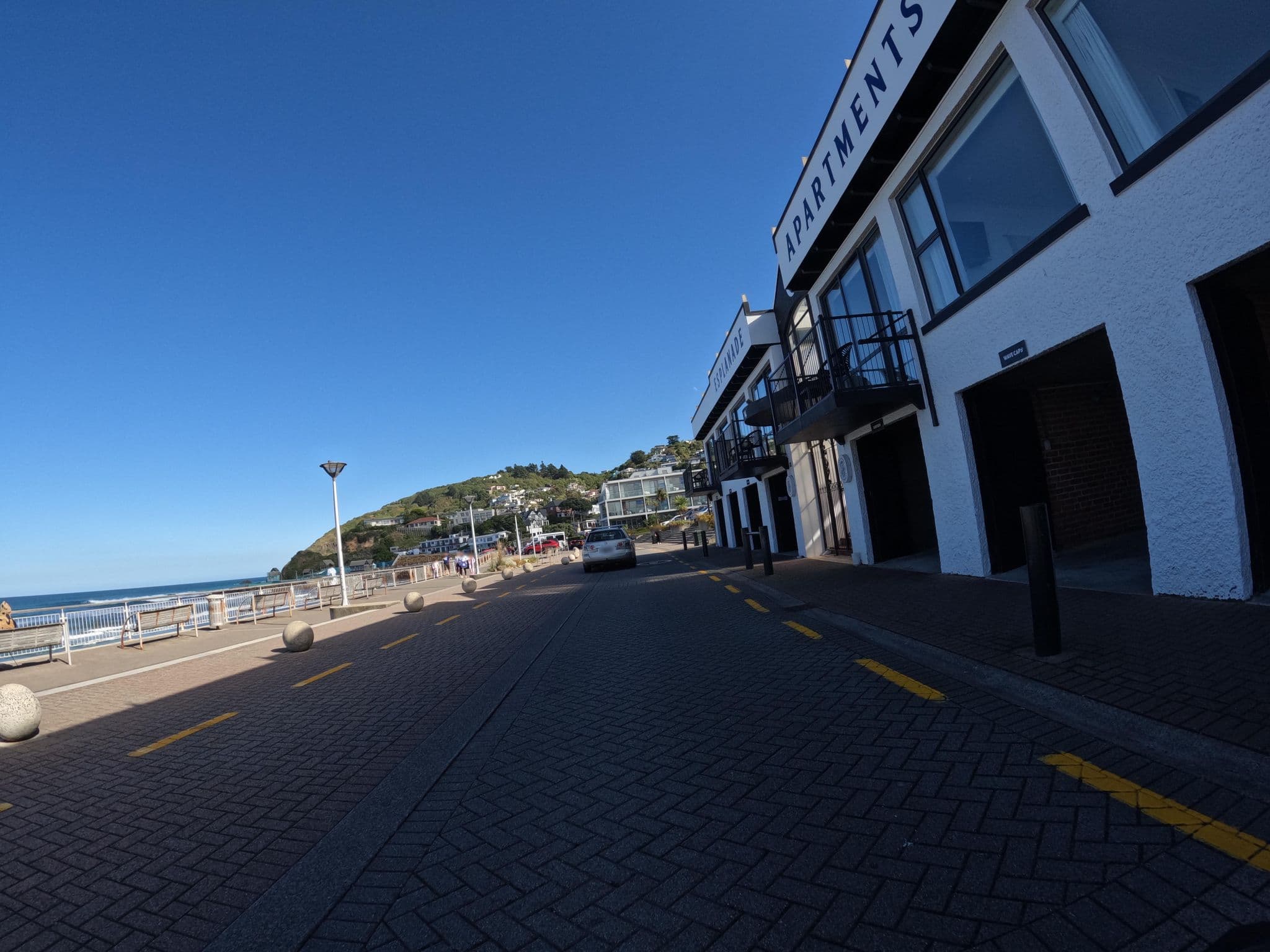Street view near Esplanade Apartments, Saint Clair — © skillsy (CC BY-SA · Mapillary)
