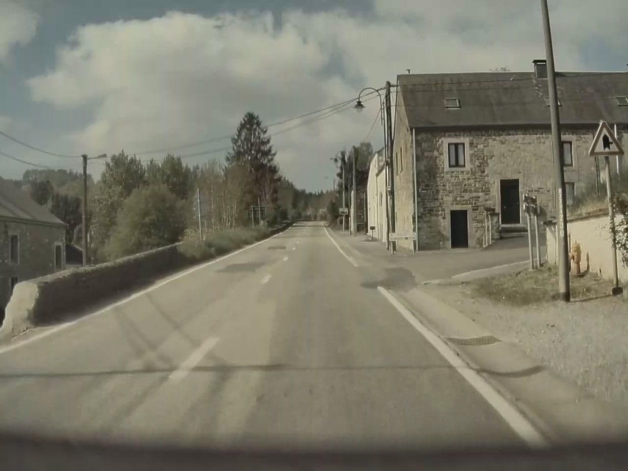 Street view near Le Presbytère, Tellin — © tumblecow (CC BY-SA · Mapillary)