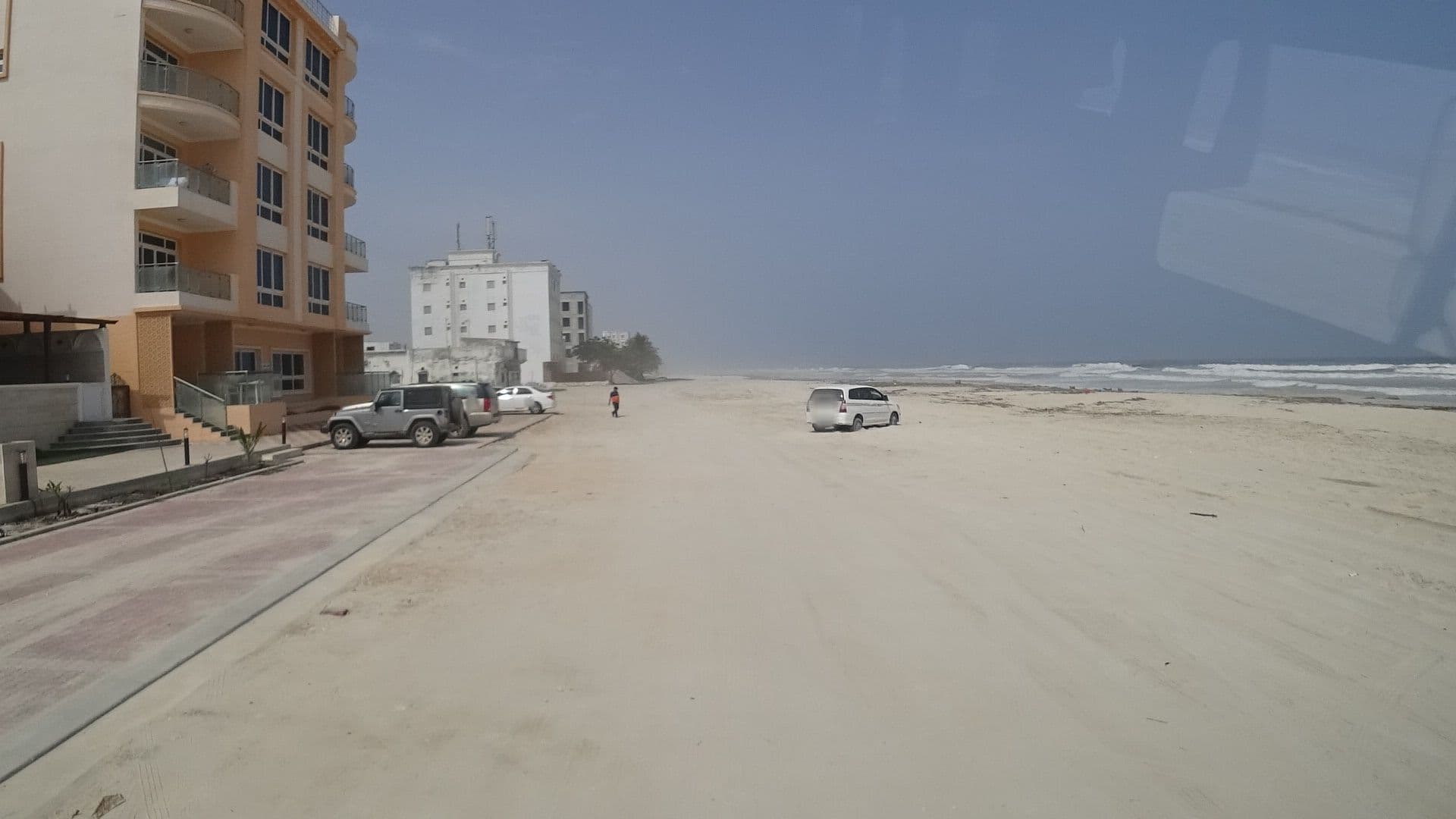 Street view near Arabian Sea Villas, Şalālah — © vbombaerts (CC BY-SA · Mapillary)