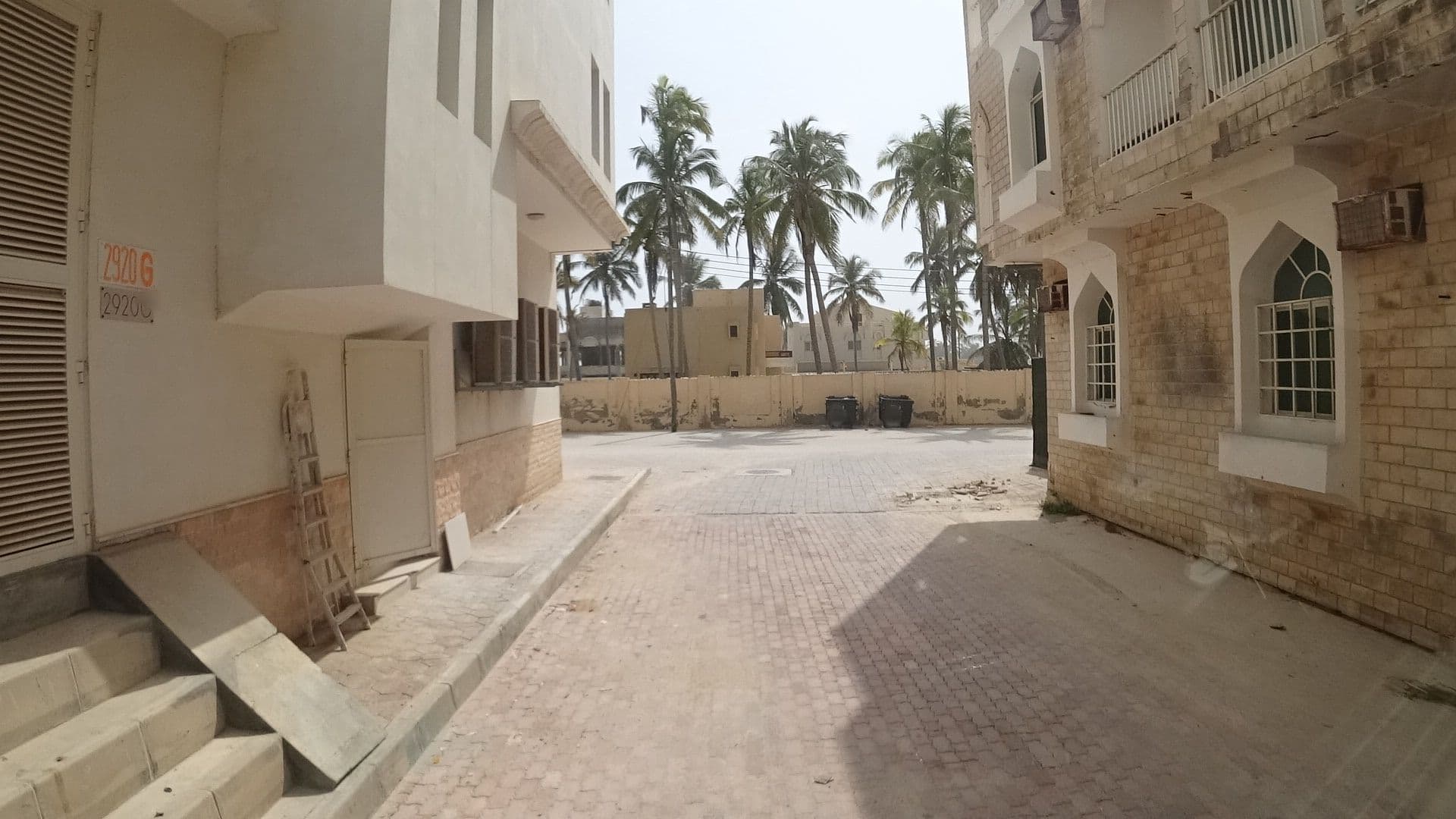 Street view near Beach Resort Salalah, Şalālah — © vbombaerts (CC BY-SA · Mapillary)