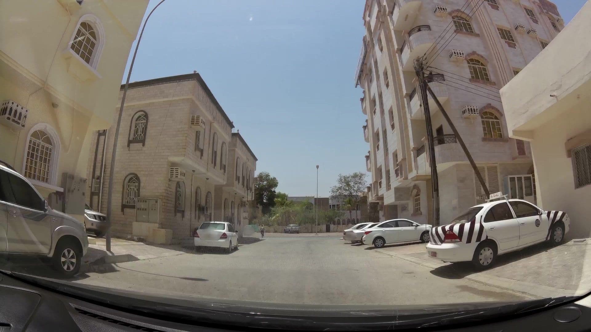 Street view near Al Andalus Hotel Apartments, Şalālah — © kaartcam (CC BY-SA · Mapillary)