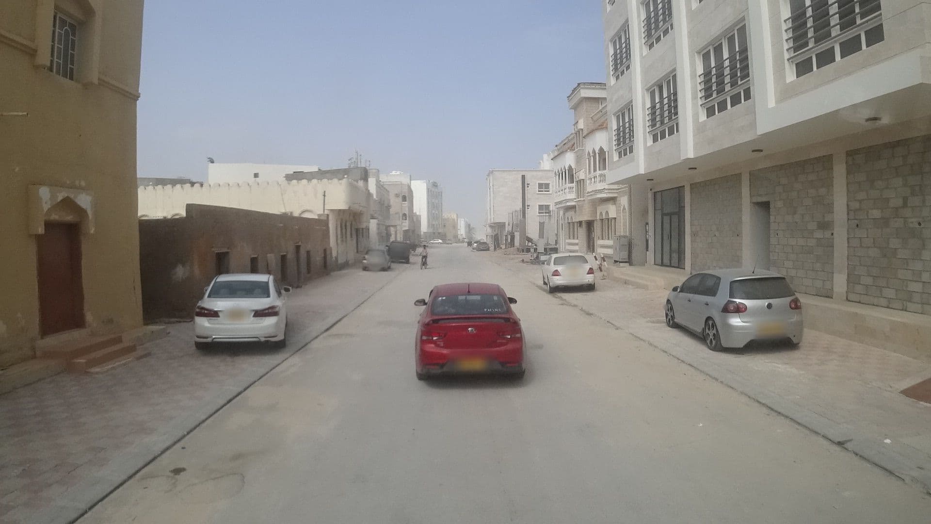 Street view near Dar Al Noori Studio Aparments, Şalālah — © vbombaerts (CC BY-SA · Mapillary)