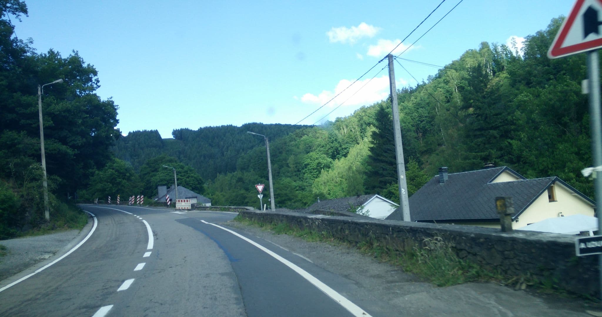 Street view near Saint-Roch, La Roche-en-Ardenne — © joostjakob (CC BY-SA · Mapillary)