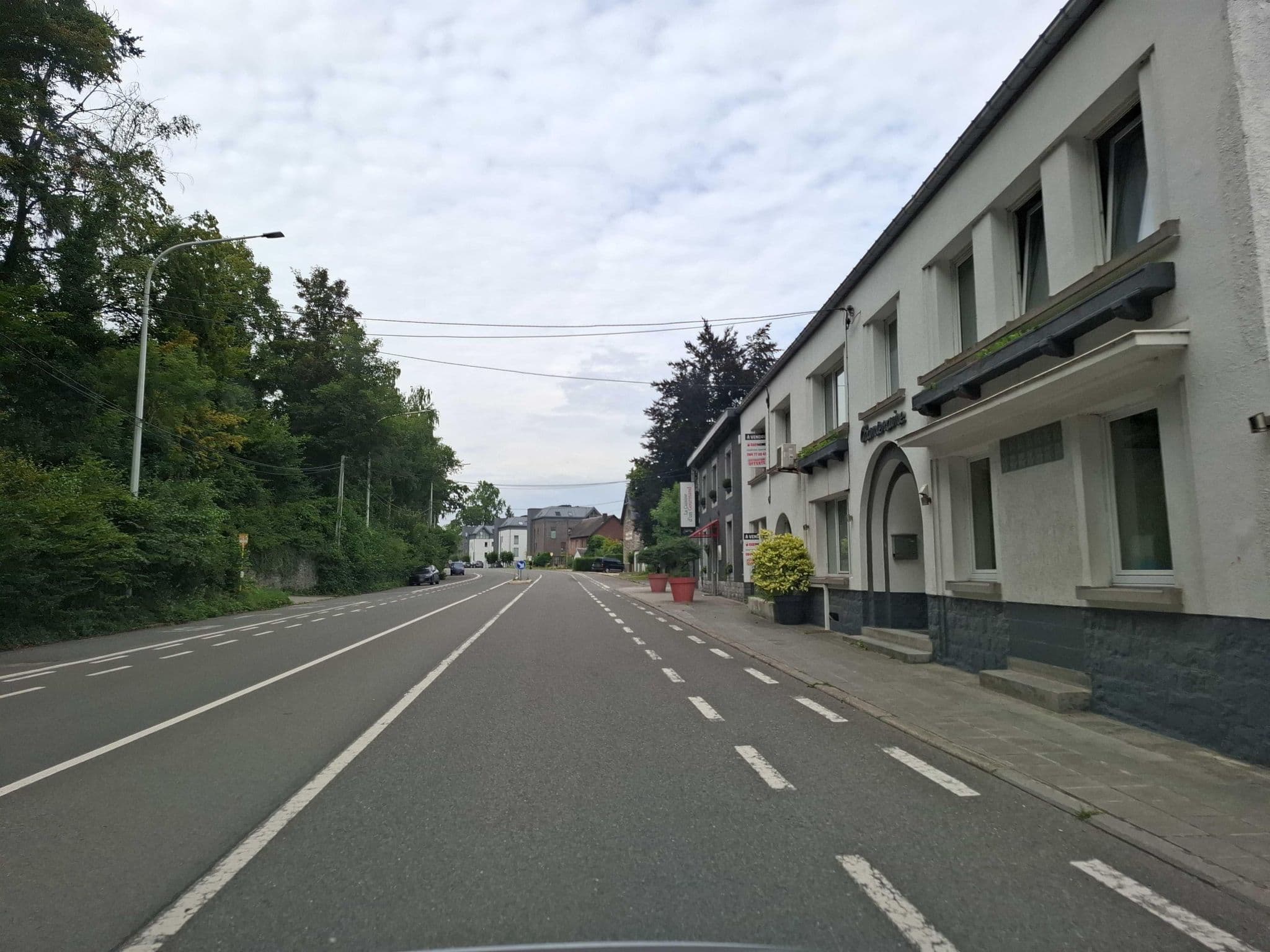 Street view near Le Chanteraine, Profondeville — © masterofnoroad (CC BY-SA · Mapillary)