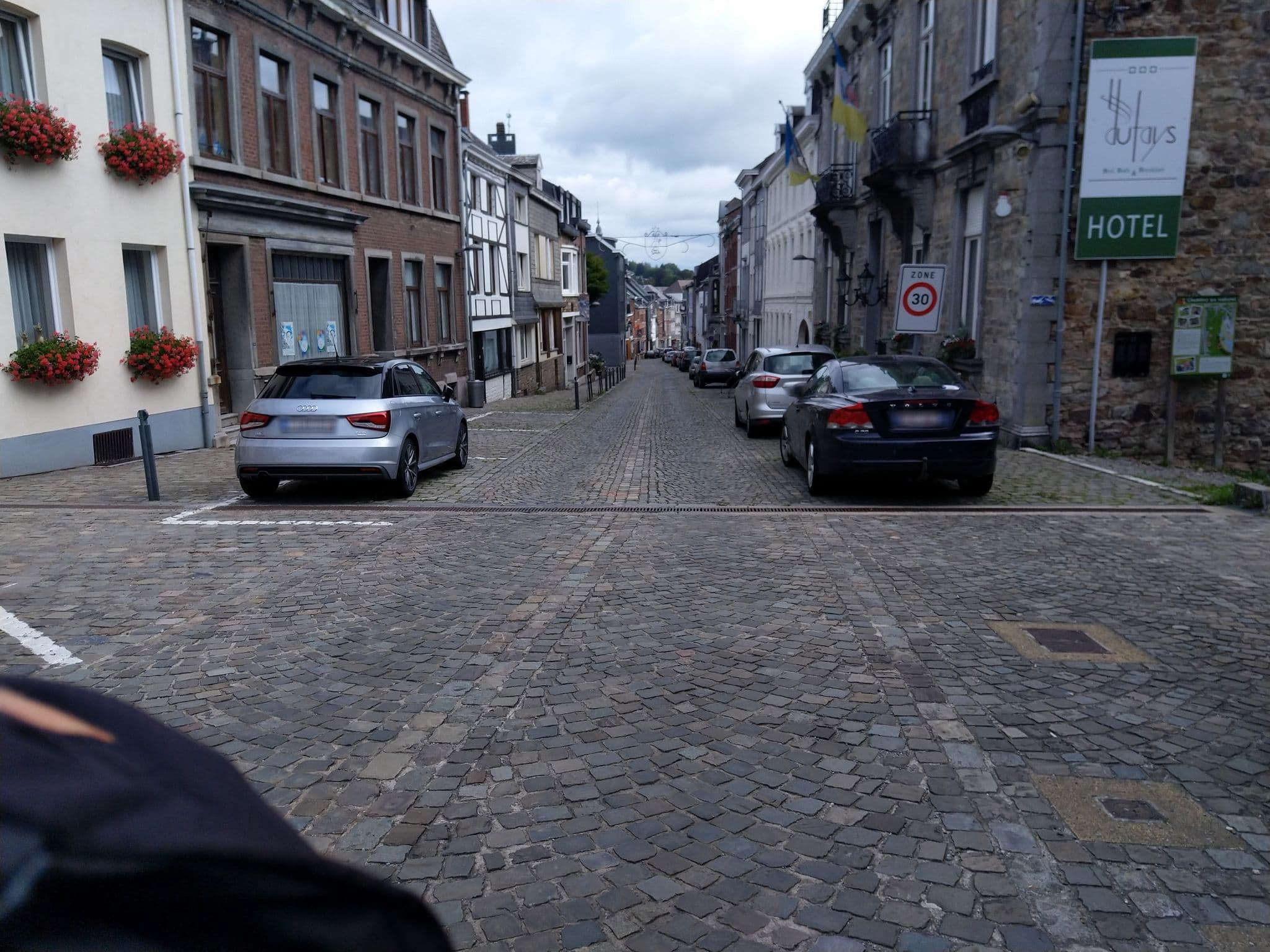 Street view near Boutique Hôtel Dufays, Stavelot — © padididejurbise (CC BY-SA · Mapillary)