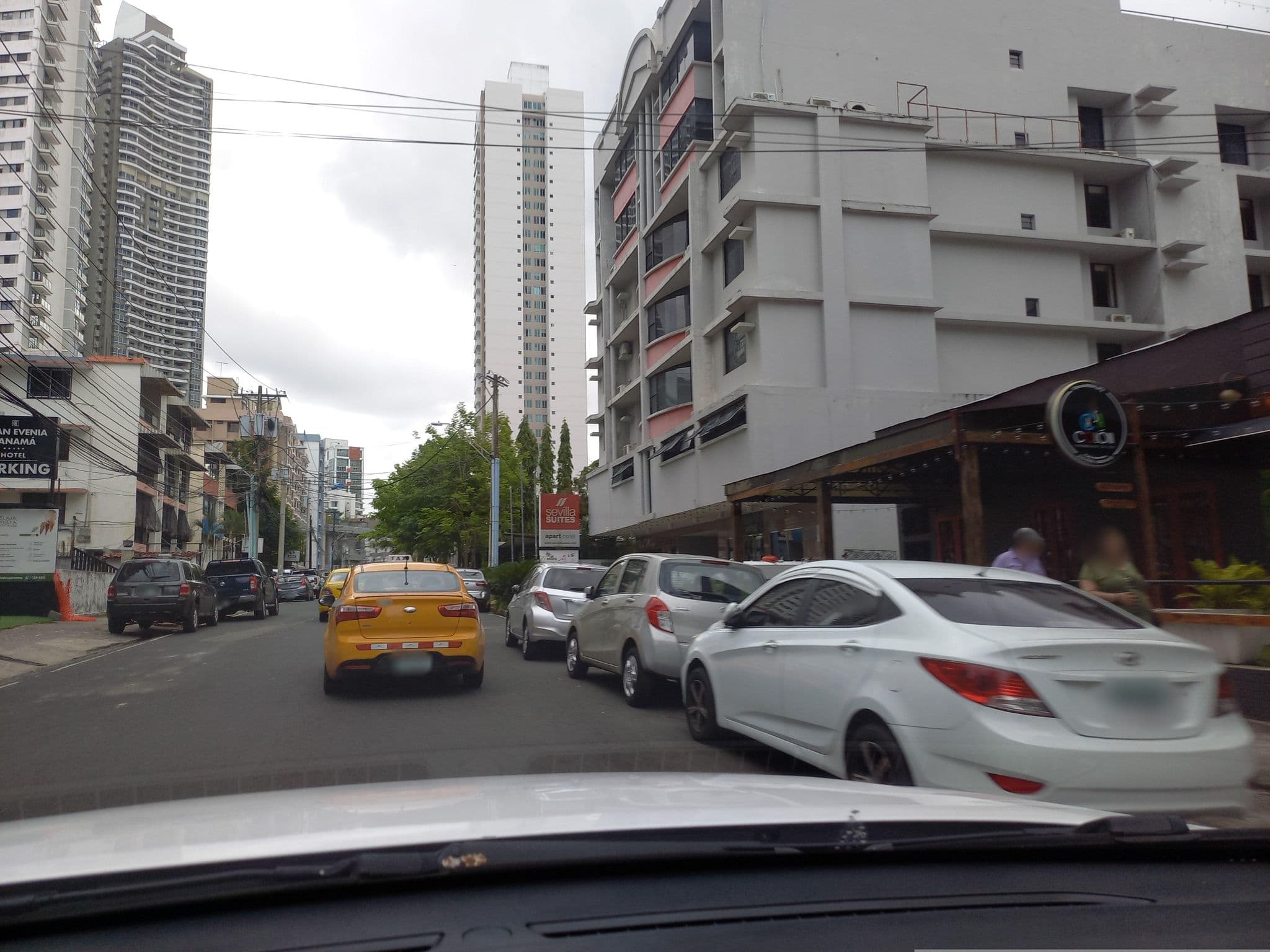 Street view near Aparthotel Sevilla Suites, Panama City — © edward (CC BY-SA · Mapillary)
