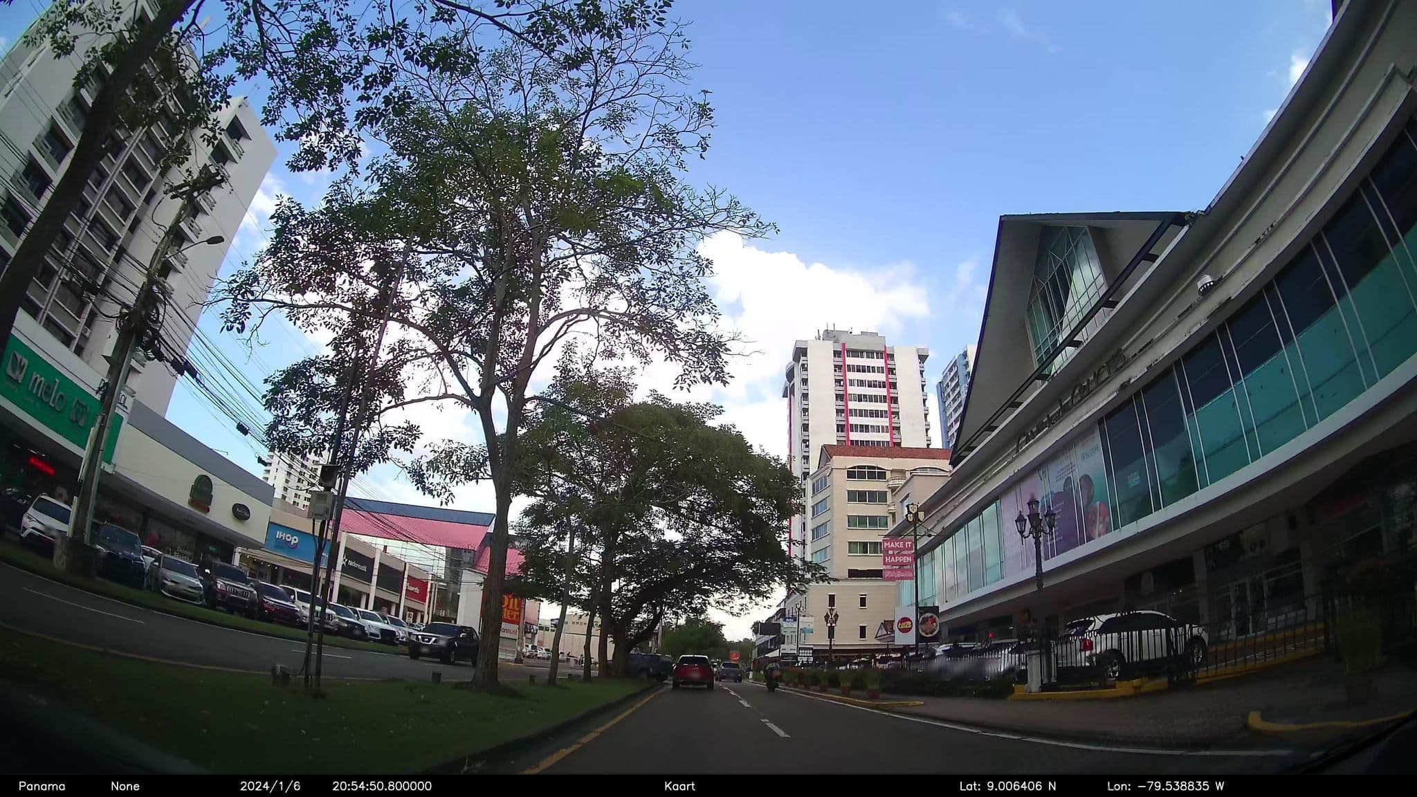 Street view near Hotel Central Park and Casino, Panama City — © kaart_2 (CC BY-SA · Mapillary)