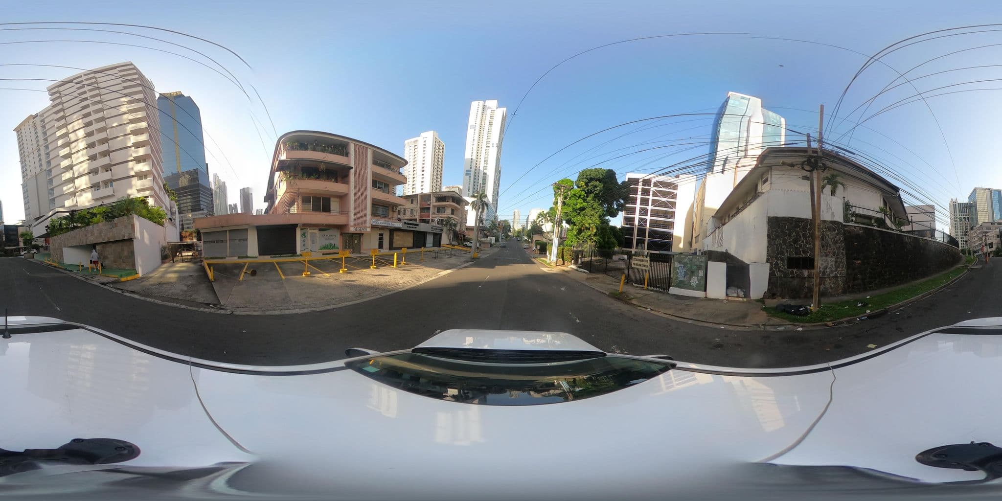 Street view near The Executive Hotel, Panama City — © kaart_4 (CC BY-SA · Mapillary)