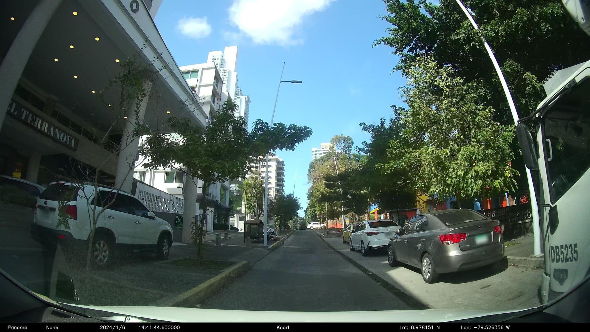 Street view near Hotel Terranova, Panama City — © kaart_2 (CC BY-SA · Mapillary)