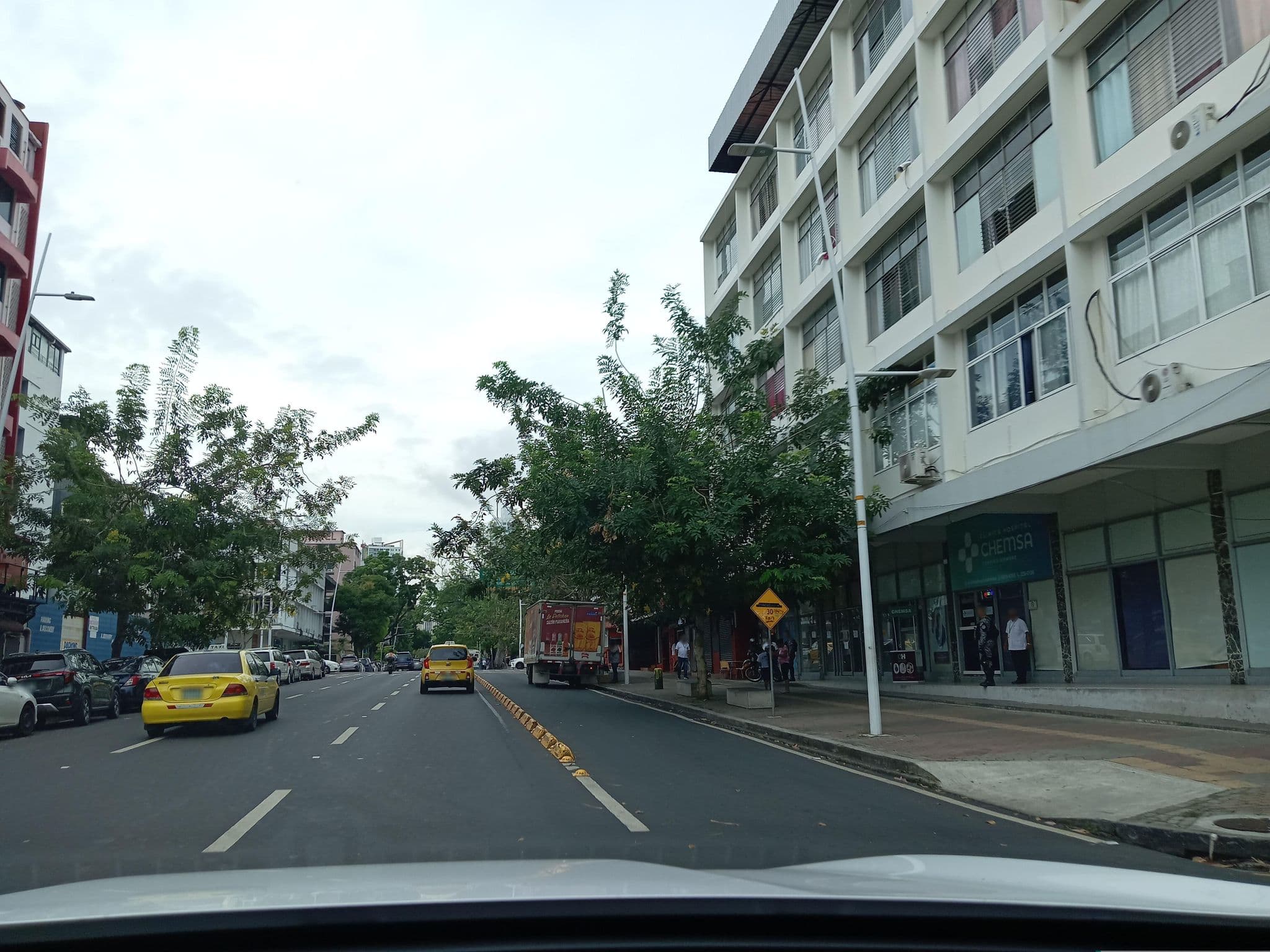 Street view near Hotel San Thomas Inn, Curundú — © macarrizo05 (CC BY-SA · Mapillary)