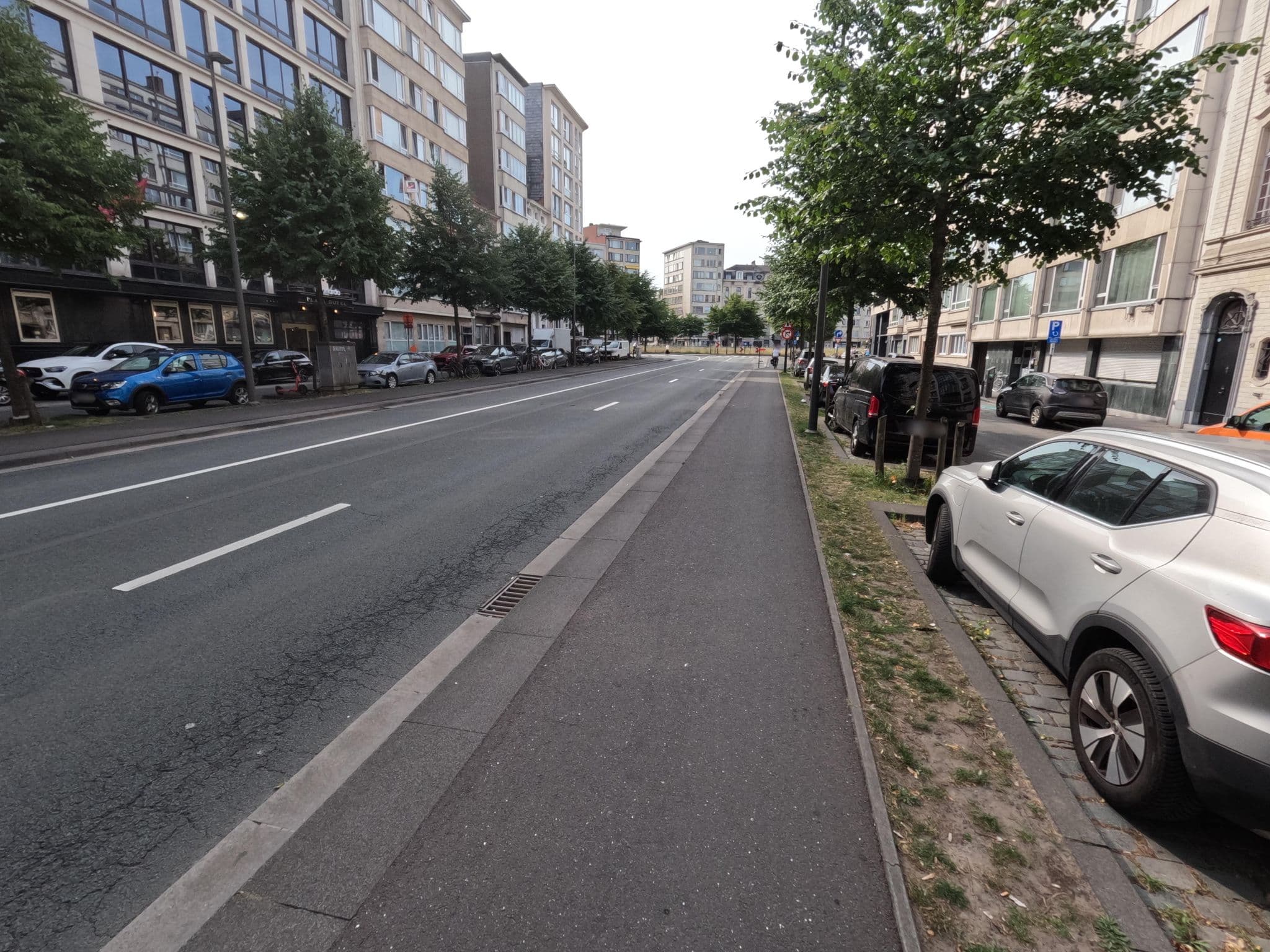 Street view near The Plaza Hotel, Borgerhout — © koninklijke (CC BY-SA · Mapillary)