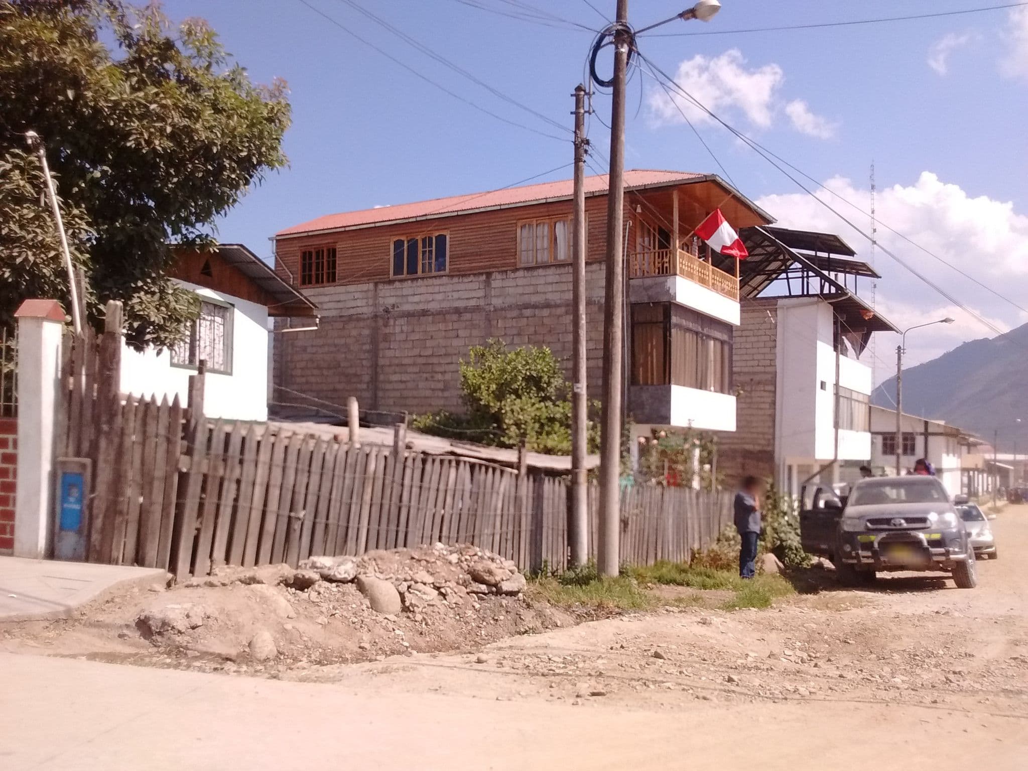 Street view near Frau Carolina Egg, Oxapampa — © johnarupire (CC BY-SA · Mapillary)