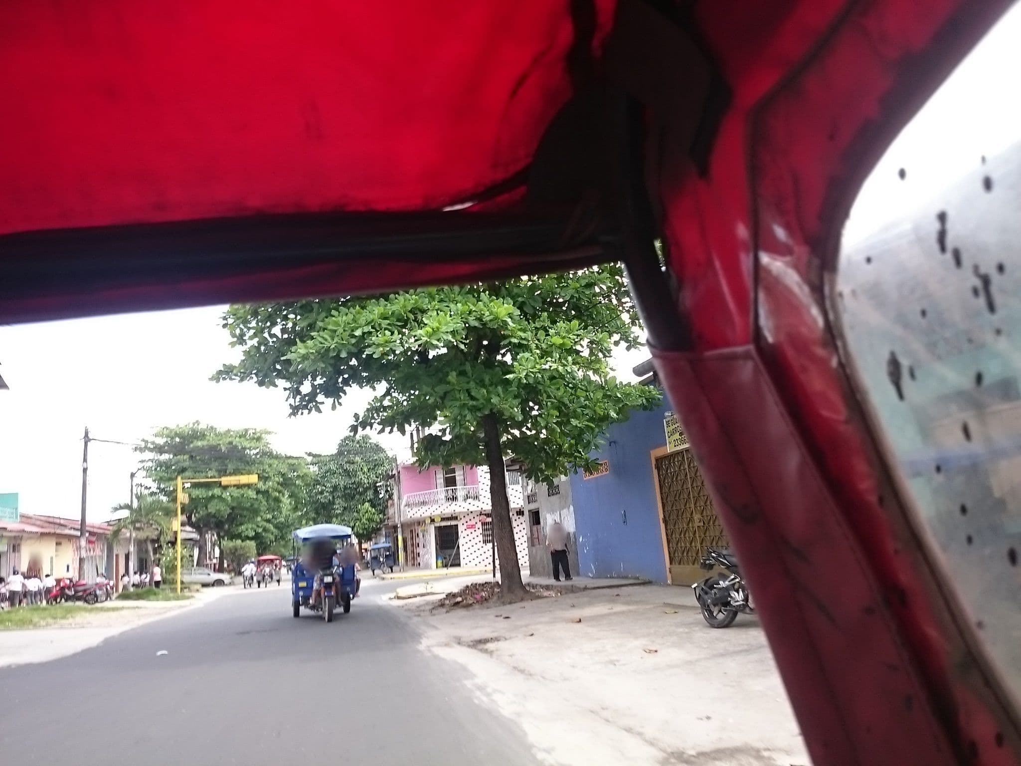 Street view near Hospedaje El Sitio, Iquitos — © sguinetti (CC BY-SA · Mapillary)