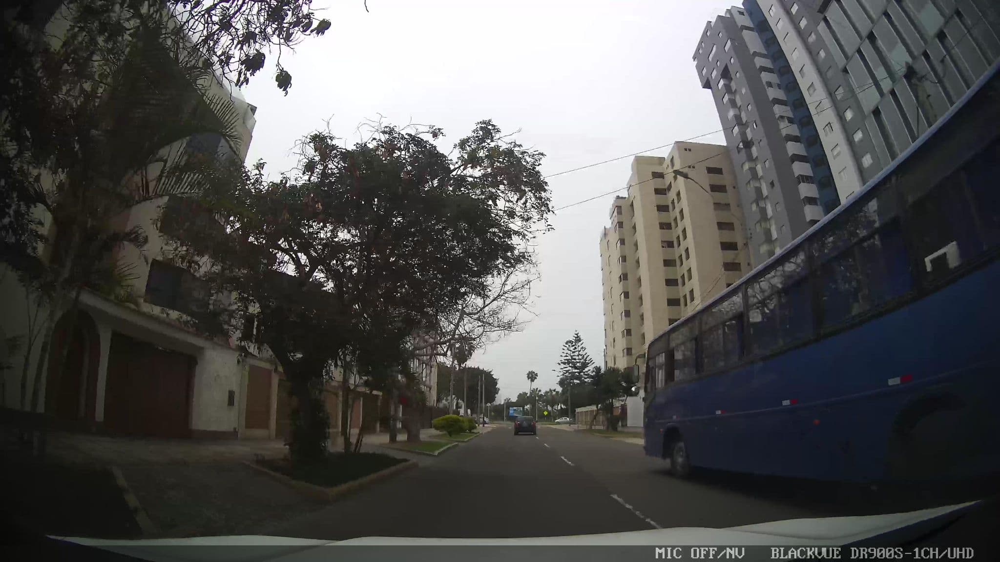 Street view near El Faro Inn, Miraflores