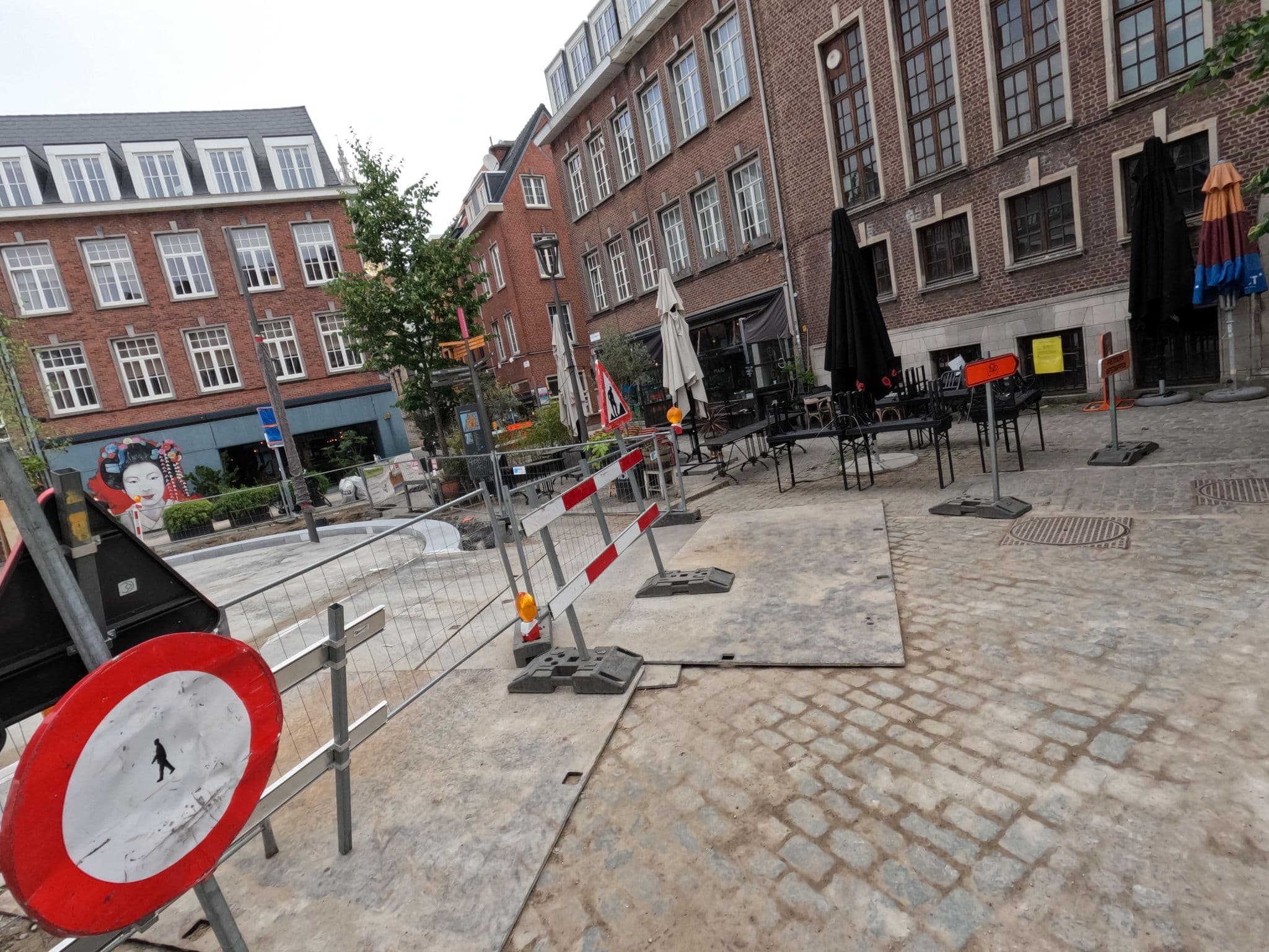 Street view near Banks, Antwerp — © koninklijke (CC BY-SA · Mapillary)