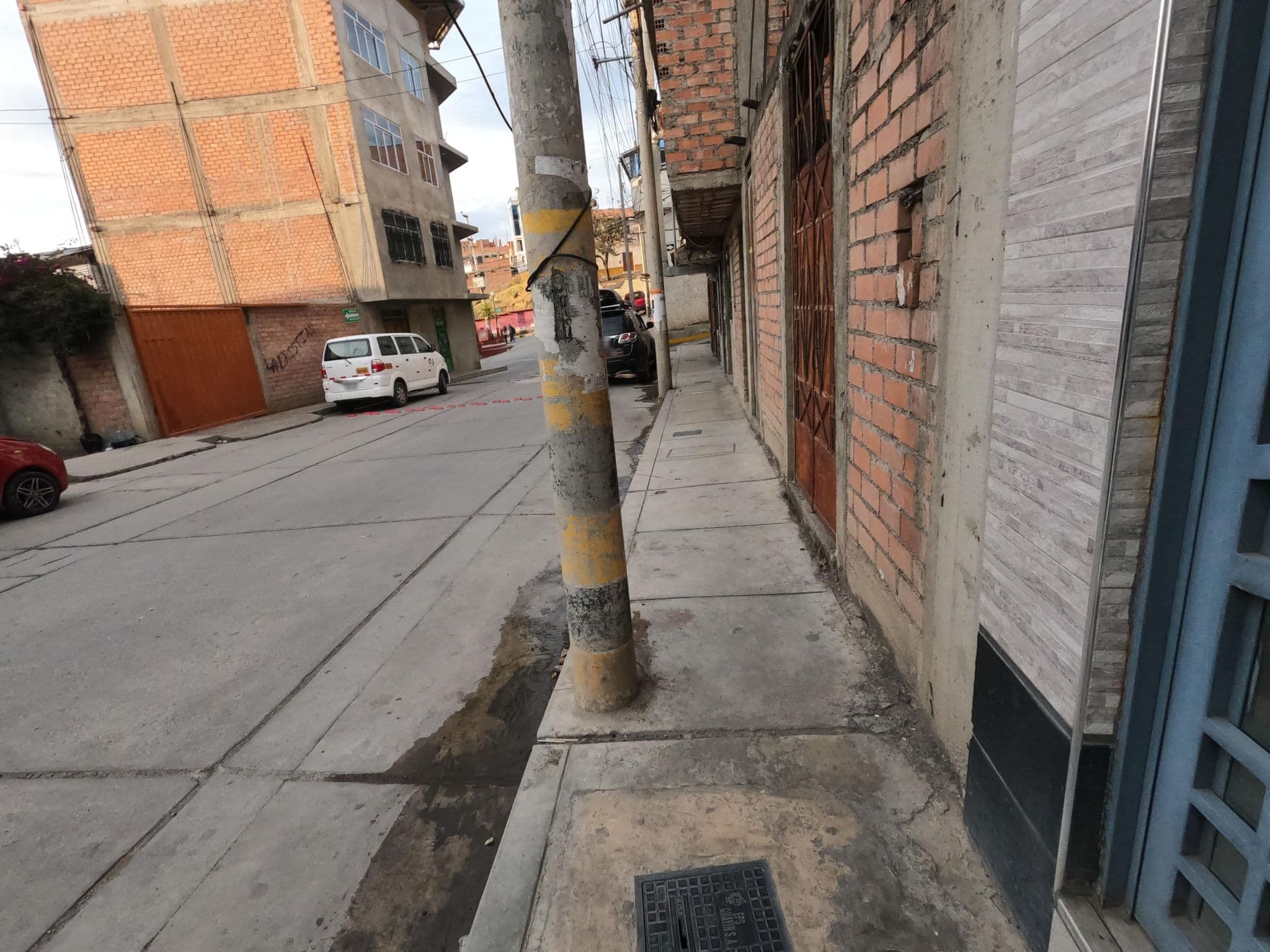 Street view near Alpes Huaraz, Huaraz