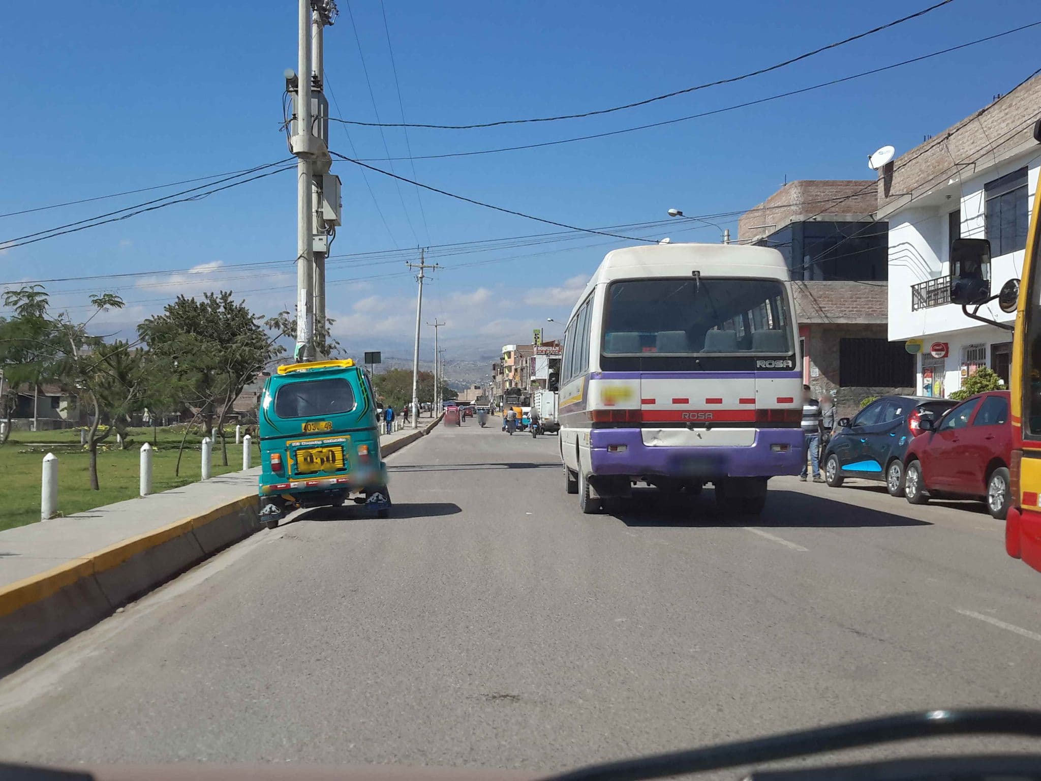 Street view near EL SILENCIO, Las Nazarenas — © ediyess (CC BY-SA · Mapillary)