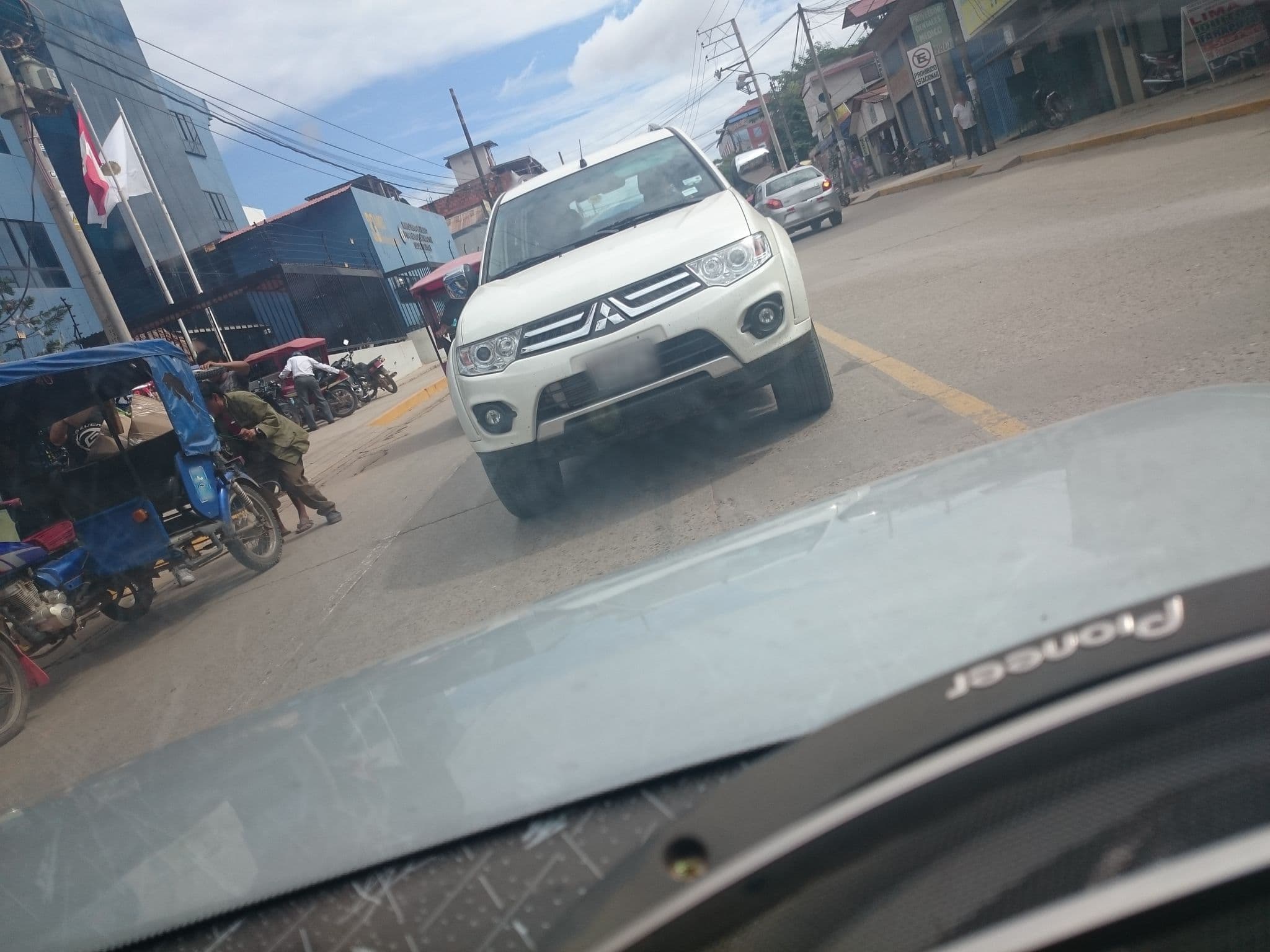 Street view near DGM, San Fernando — © sguinetti (CC BY-SA · Mapillary)