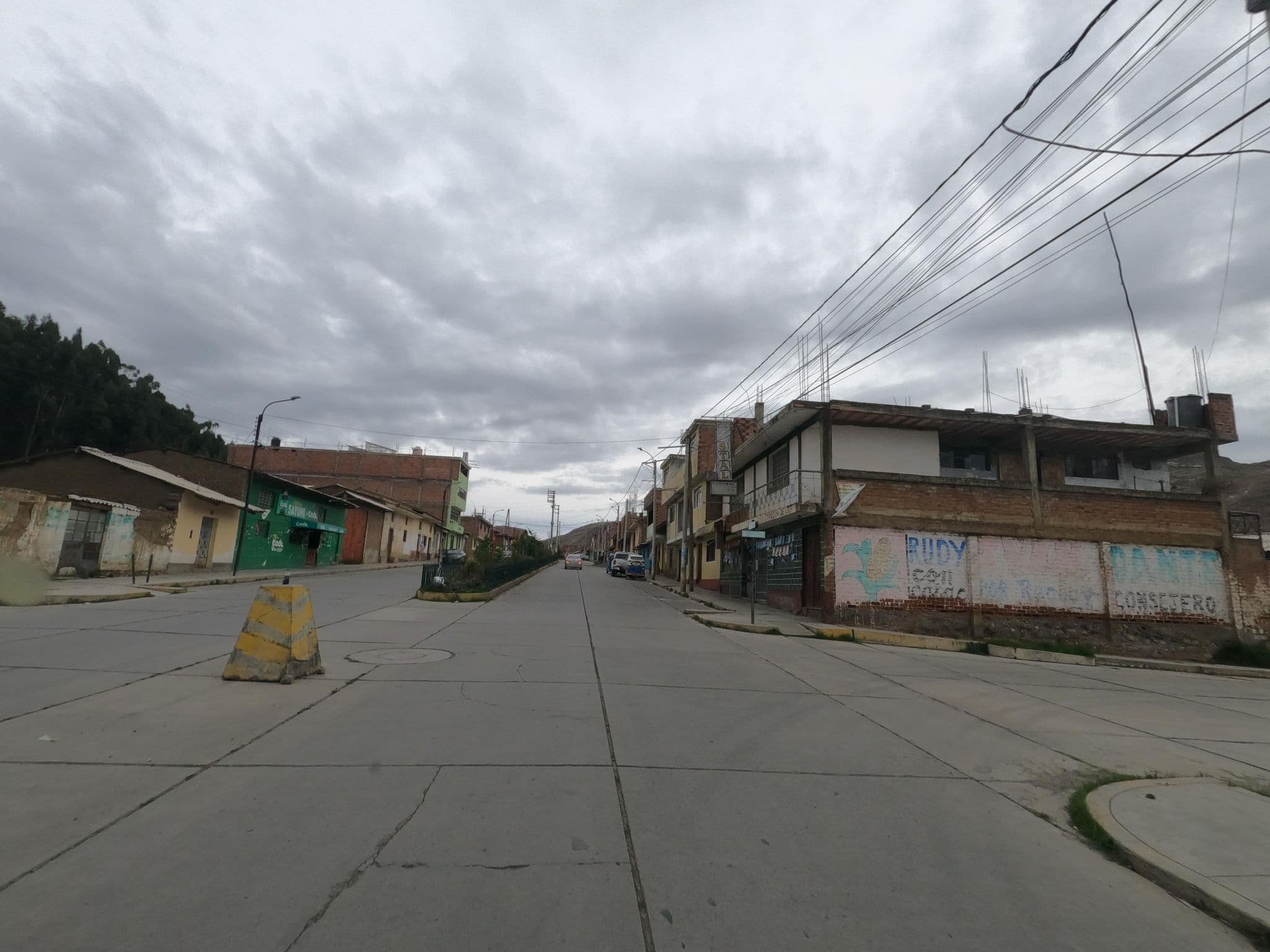 Street view near Central, Huaraz