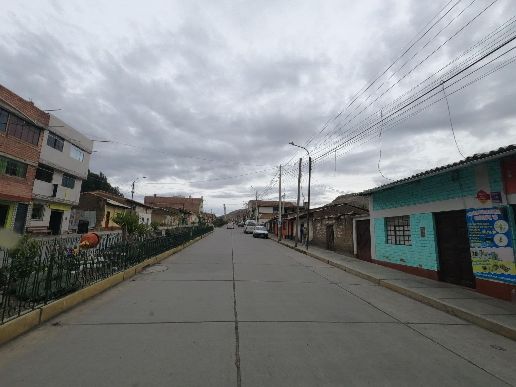 Street view near Hostal 2 de Mayo, Huaraz