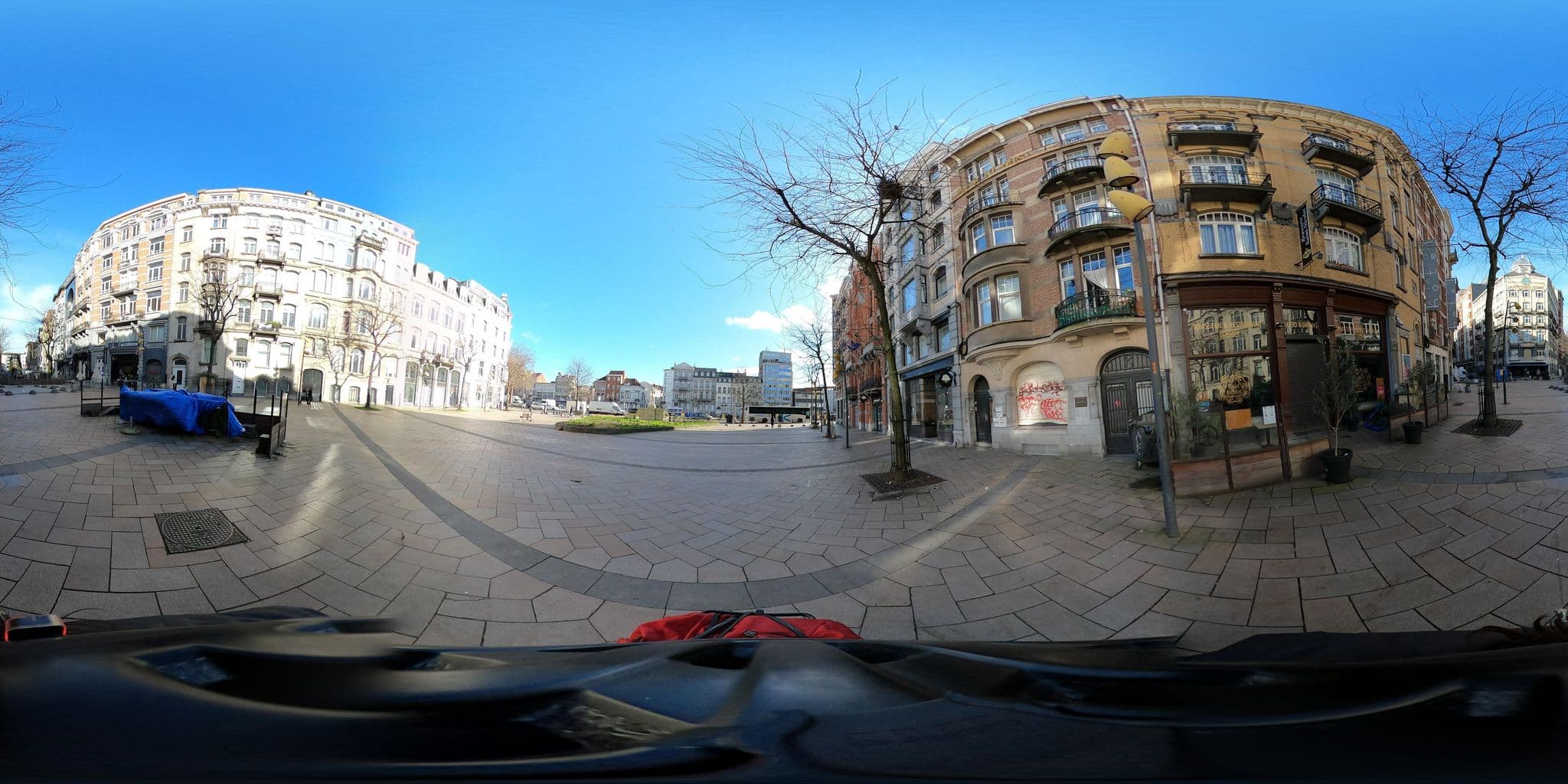 Street view near Es Hostel Midi, Brussels — © RaphaelPasLoin (CC BY-SA · Mapillary)