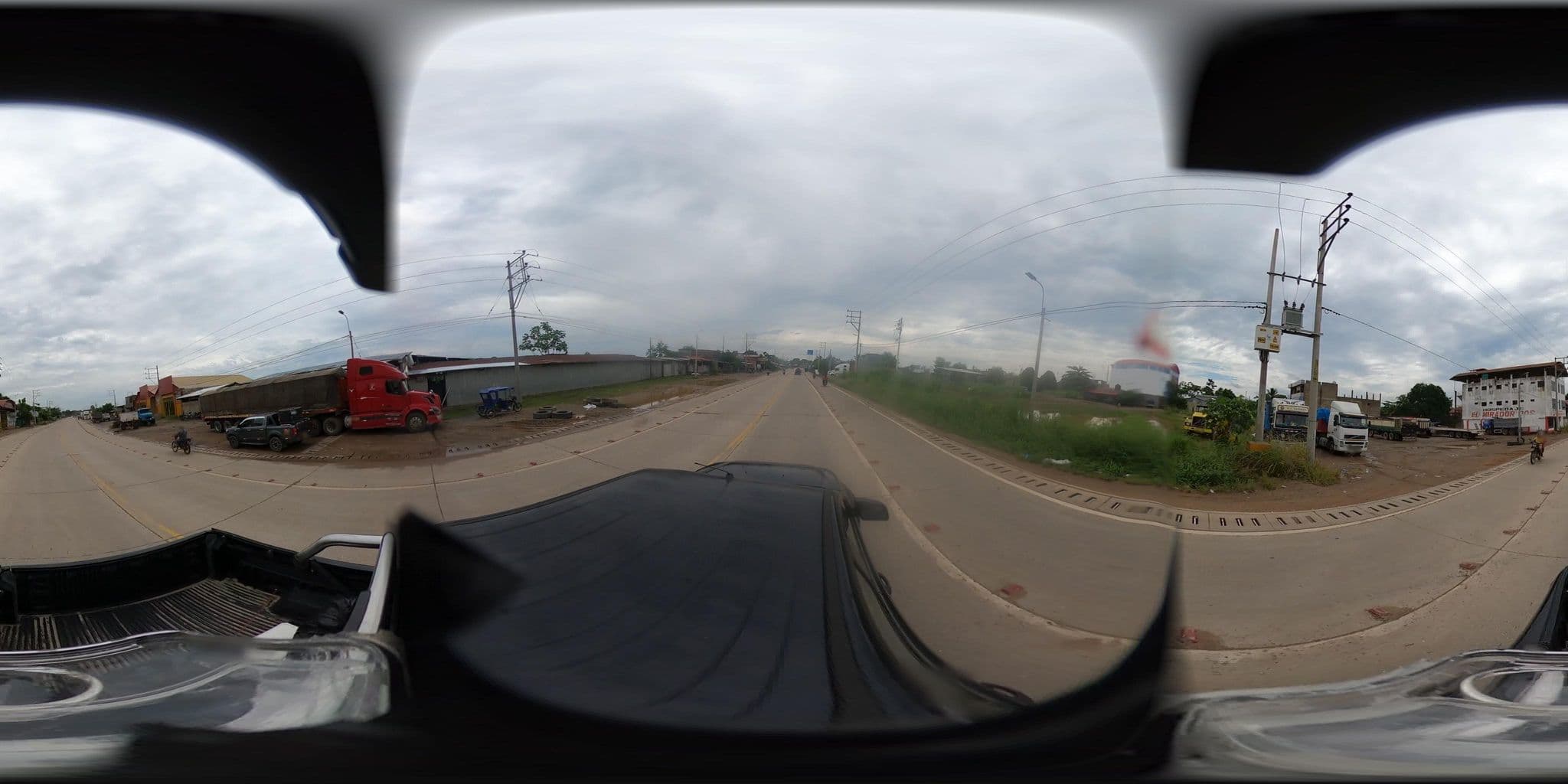 Street view near Hospedaje El Mirador Dos, Puerto Maldonado — © jaderbavaresco (CC BY-SA · Mapillary)