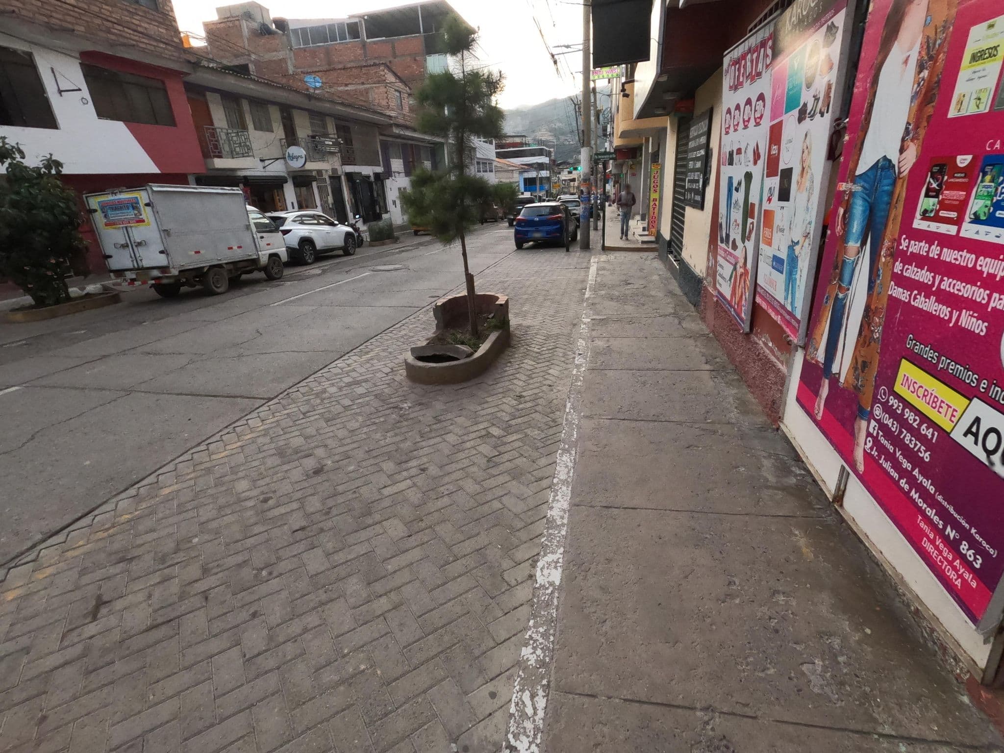 Street view near Cayesh Guesthouse, Huaraz