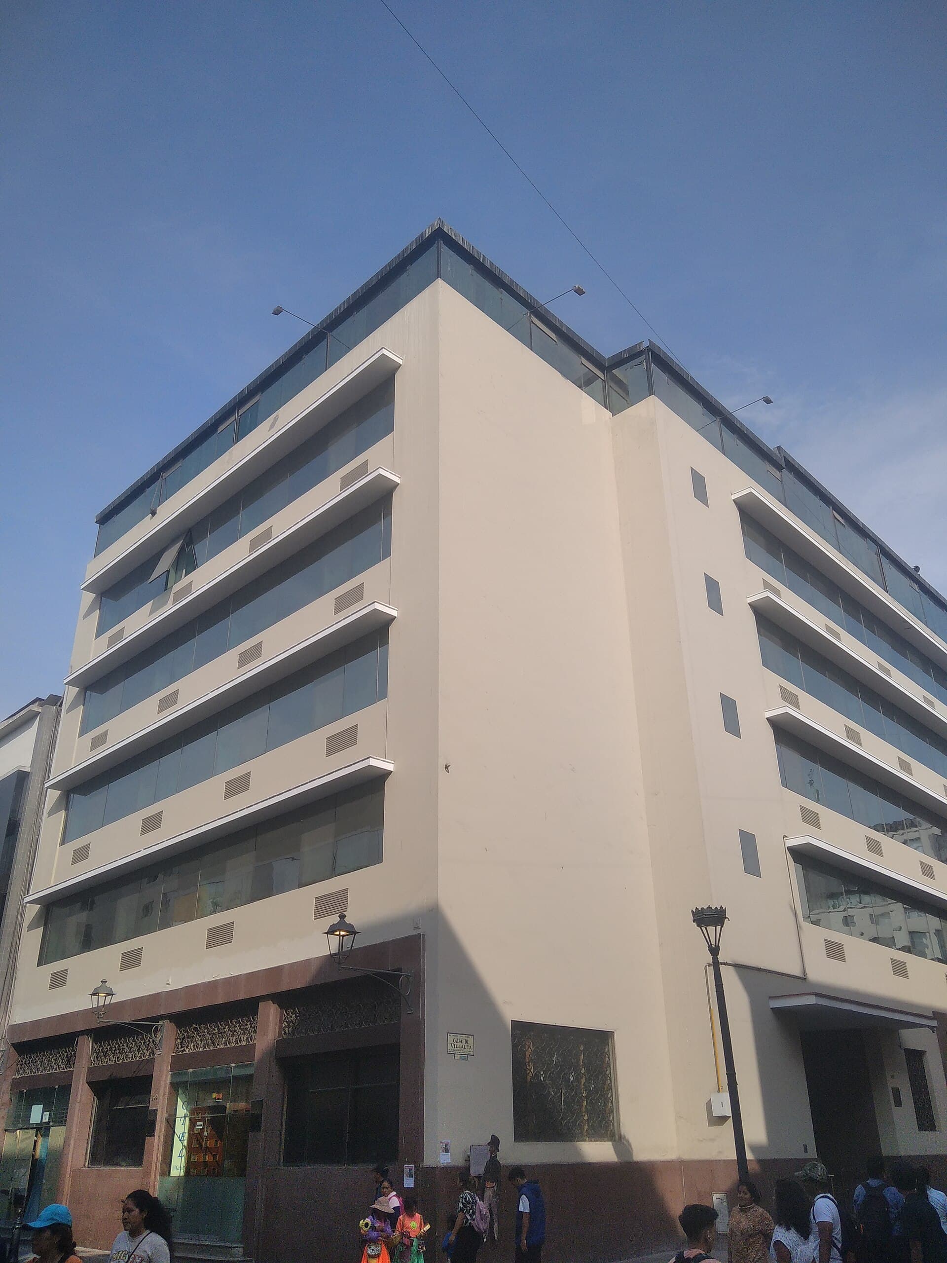 Hotel Maury (via Wikimedia Commons, CC BY-SA 4.0)