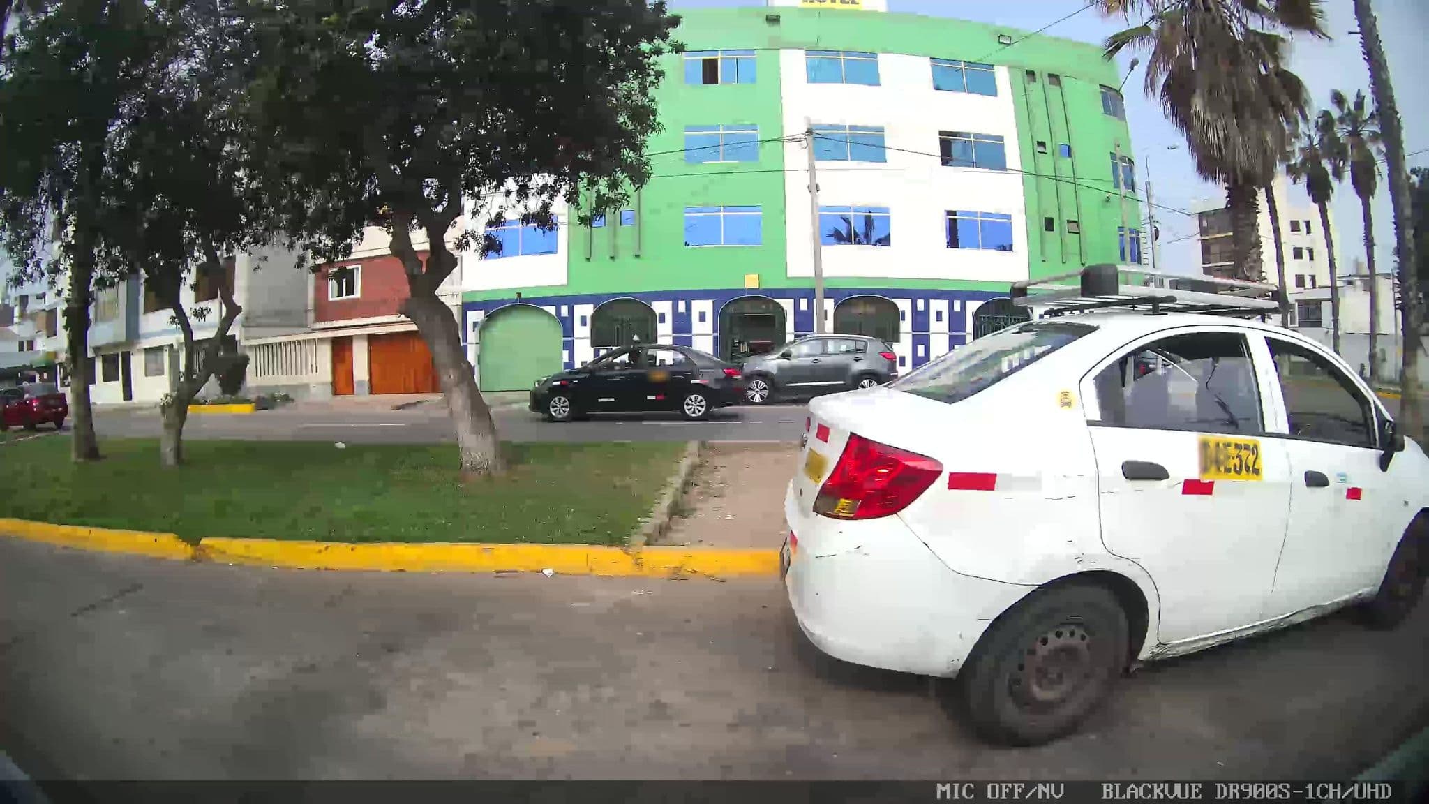 Street view near Hotel Beatrrici, Breña — © kaart_1 (CC BY-SA · Mapillary)