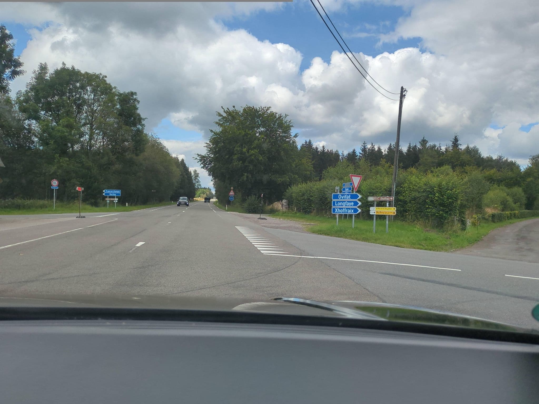 Street view near Auberge de la Fagne, Bévercé — © helfrich (CC BY-SA · Mapillary)