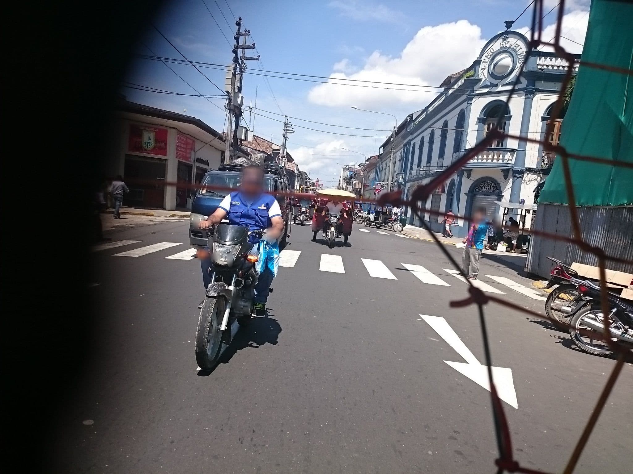 Street view near Hostal Fortes, Iquitos — © sguinetti (CC BY-SA · Mapillary)