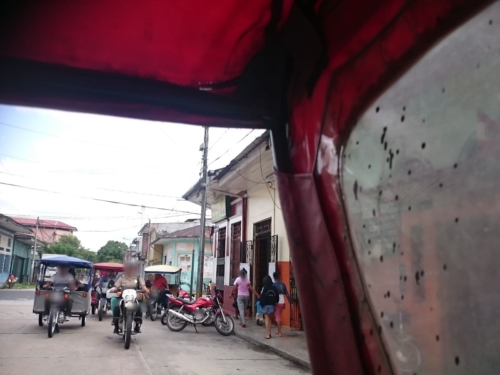 Street view near Hostal Las Amazonas Inn, Iquitos — © sguinetti (CC BY-SA · Mapillary)