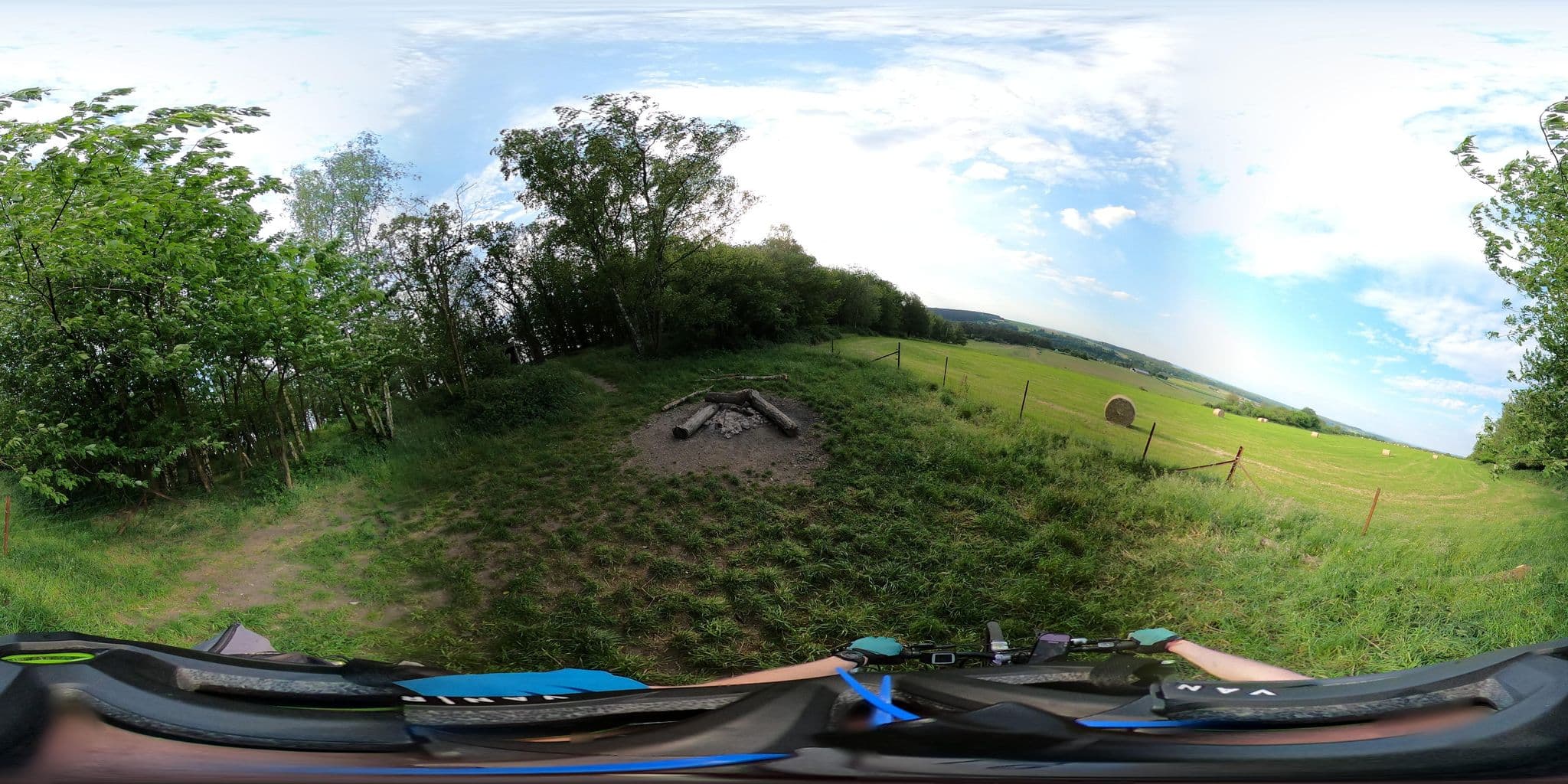 Street view near Bivouac de Mazée, Doische — © Stefdegreef (CC BY-SA · Mapillary)