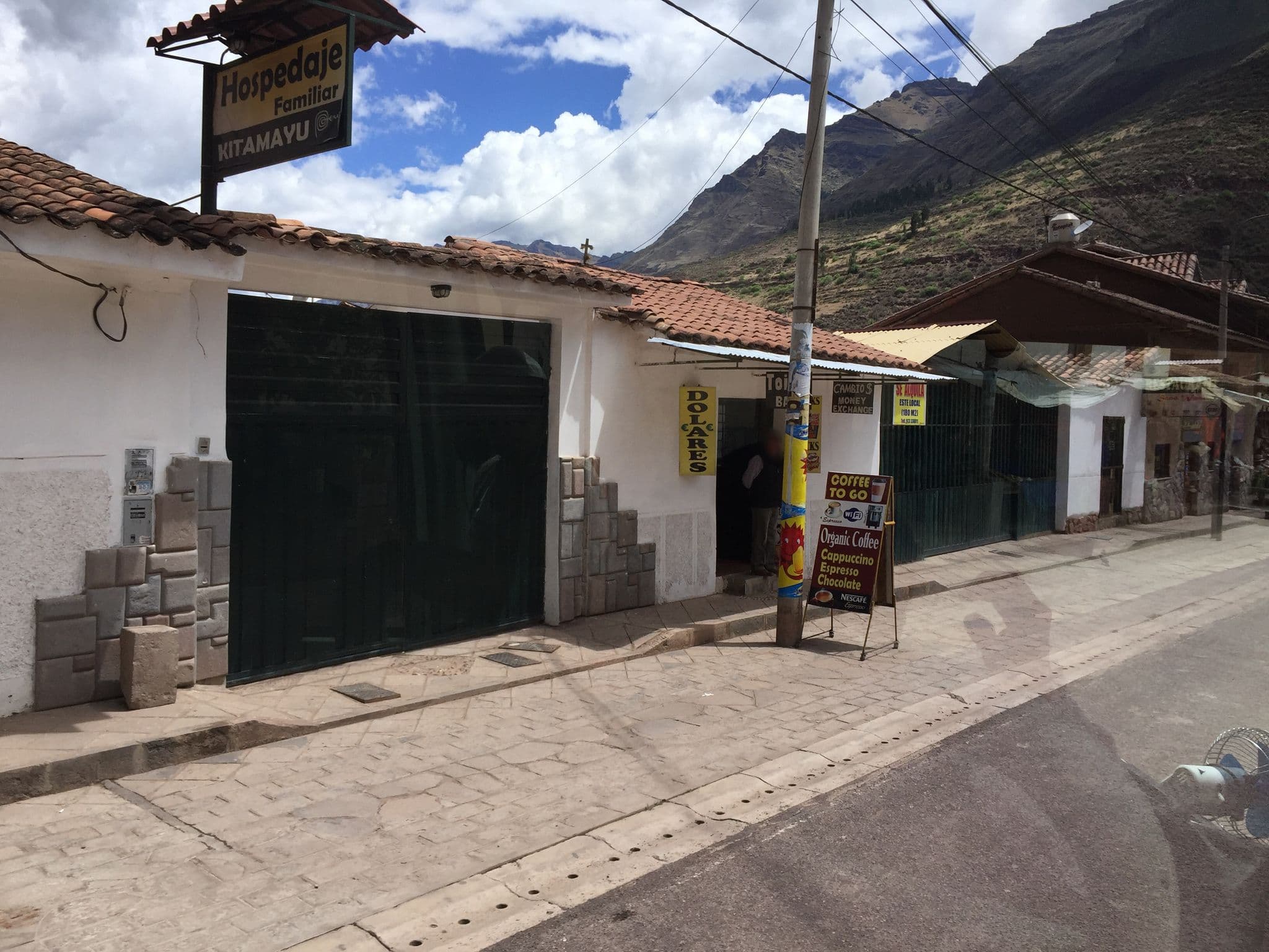 Street view near Hospedaje Familiar Kitamayu, Pisac — © raul (CC BY-SA · Mapillary)
