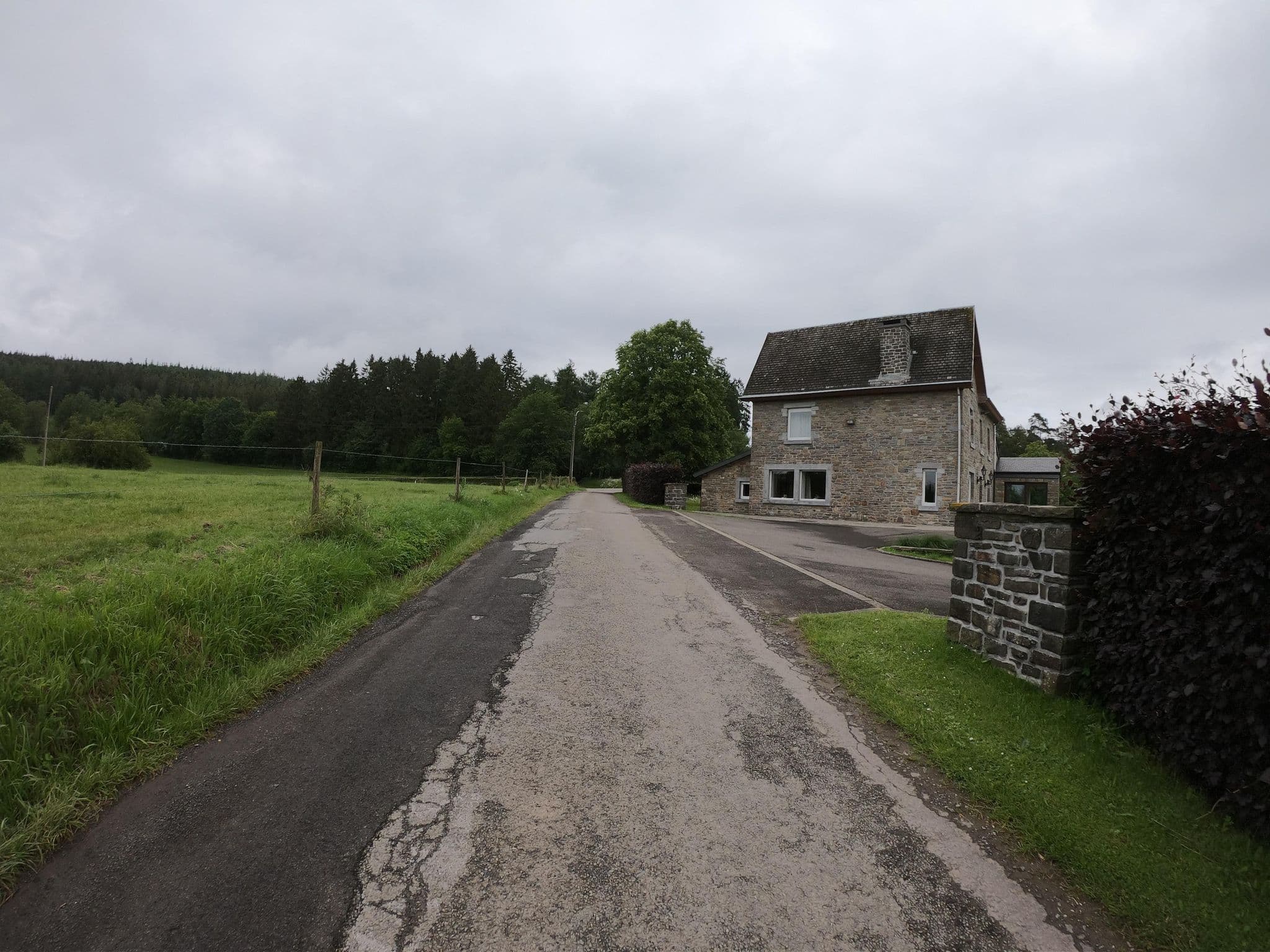 Street view near Les Charmes, Stoumont — © joostjakob (CC BY-SA · Mapillary)
