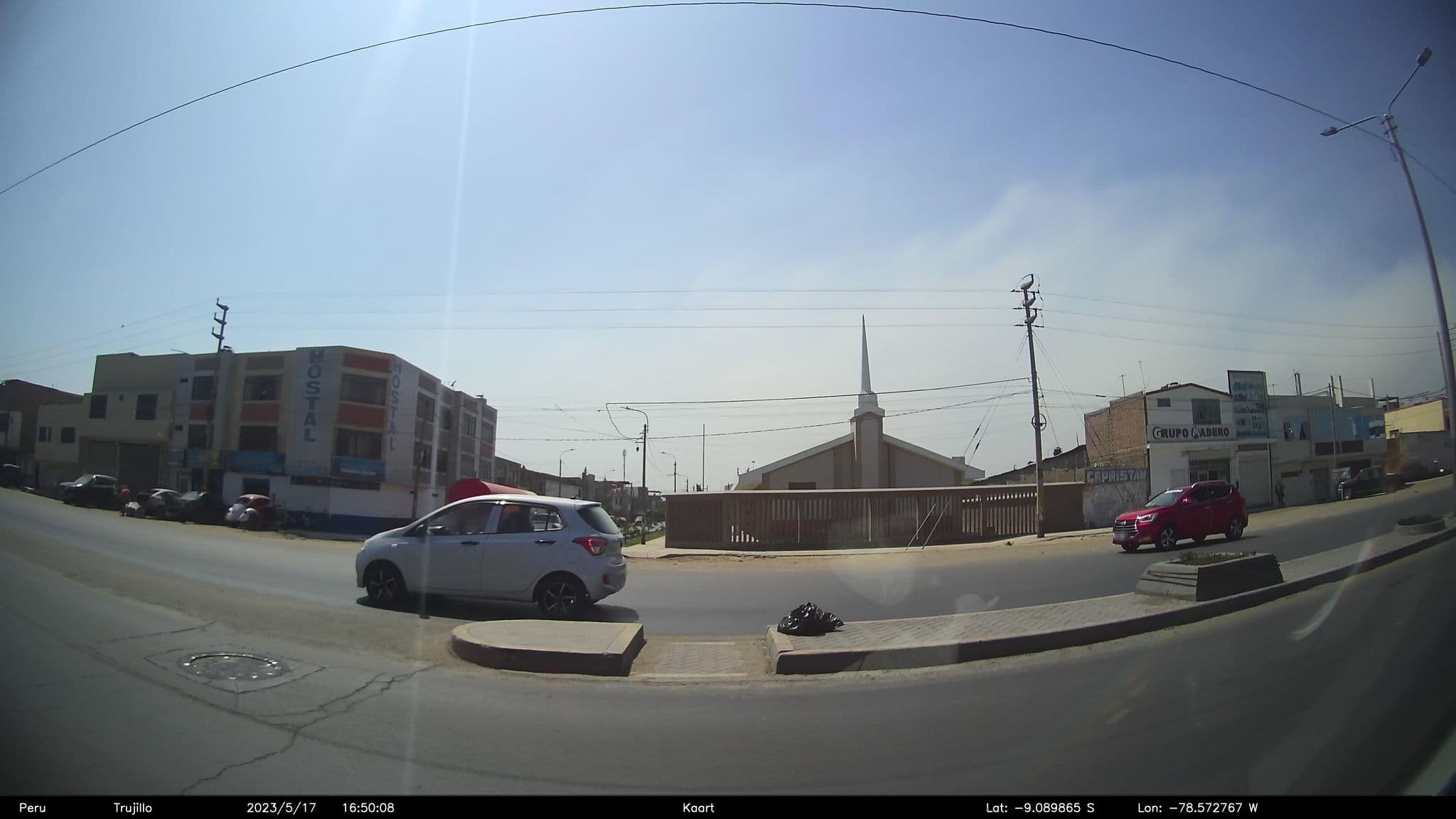 Street view near Hostal La Brisa, Chimbote — © kaart_2 (CC BY-SA · Mapillary)