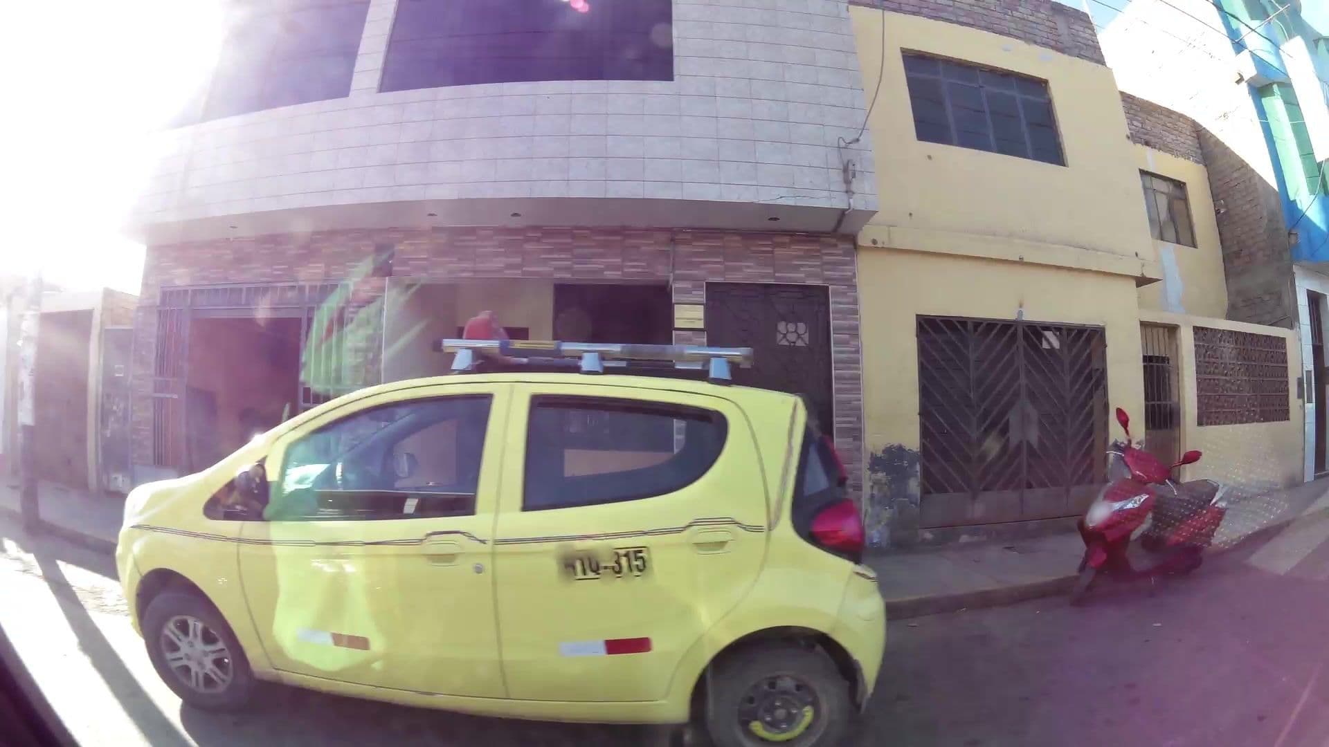 Street view near Hostal 5 Mentarios, Chimbote — © kaartcam (CC BY-SA · Mapillary)