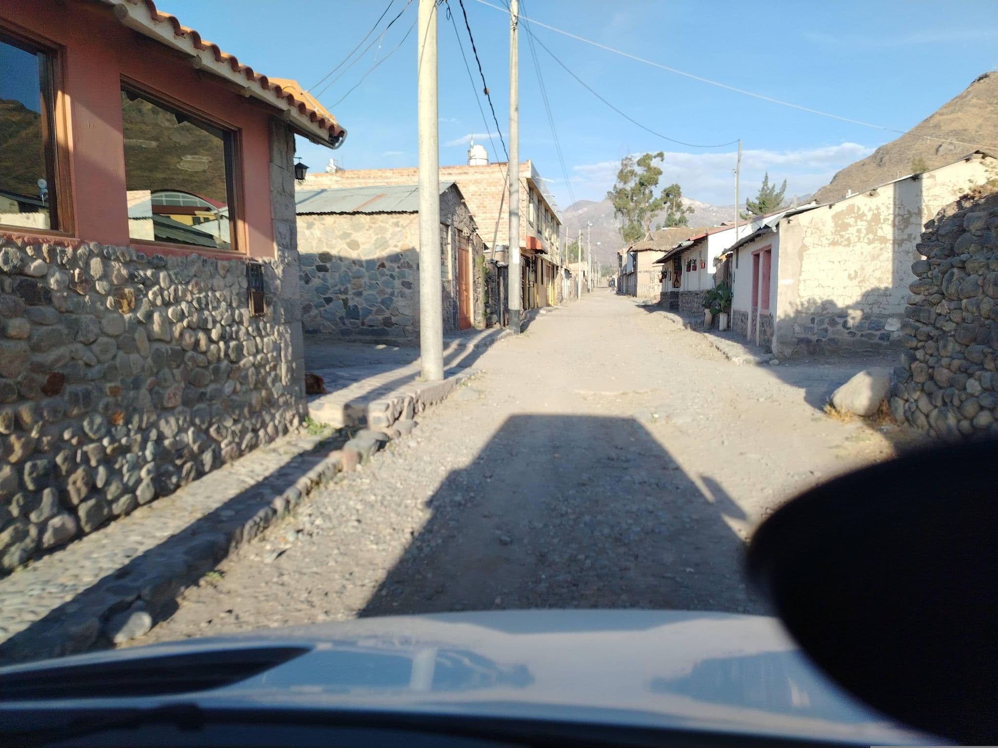 Street view near Kontiki Hospedaje, Chivay — © J_M_M (CC BY-SA · Mapillary)