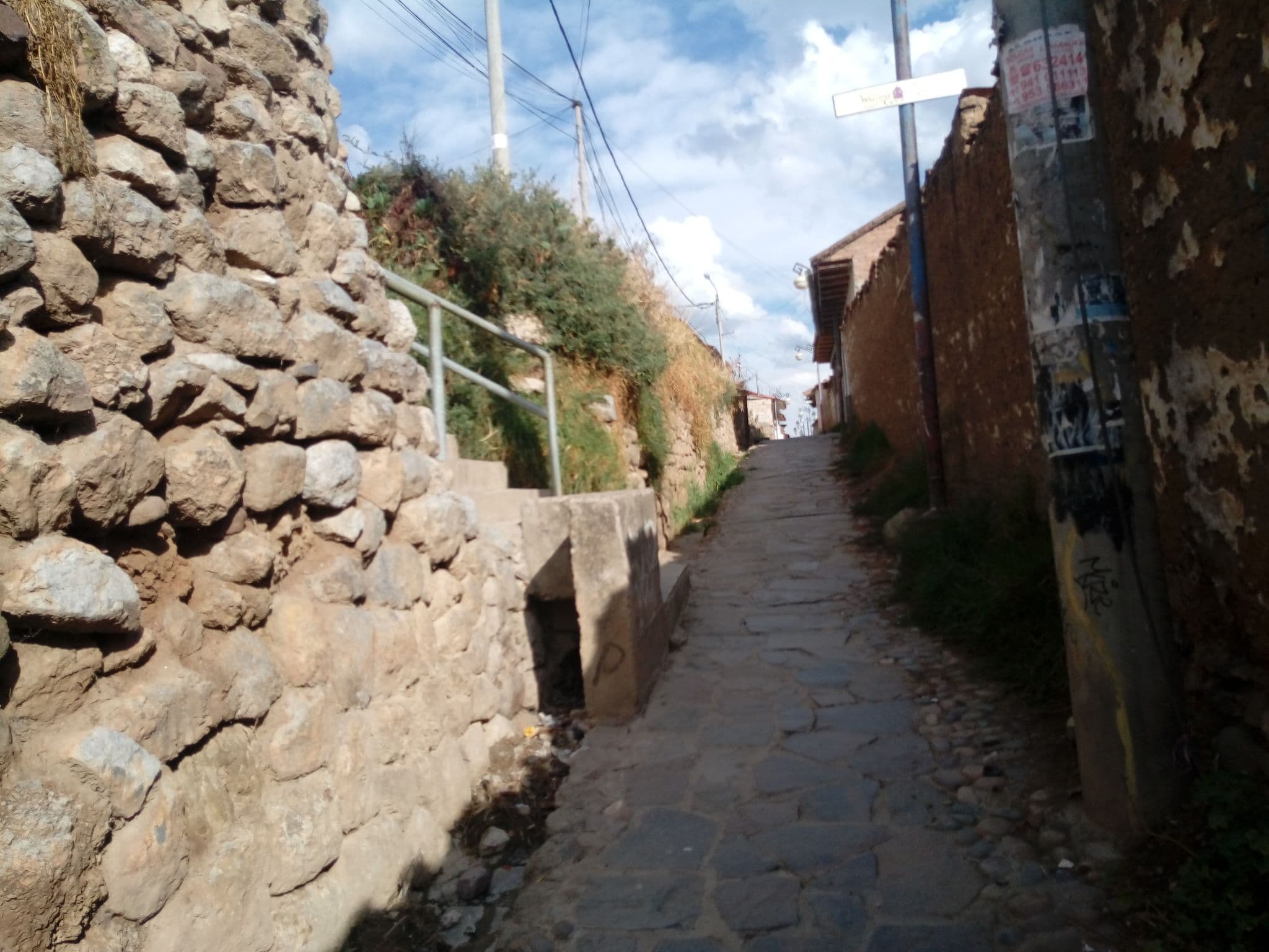 Street view near Bed and breakfast, Wanchaq — © johnarupire (CC BY-SA · Mapillary)