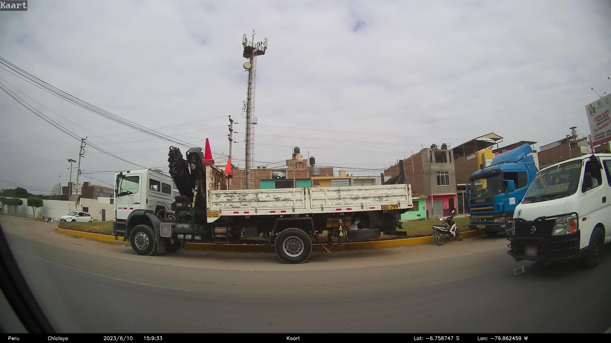 Street view near Hospedaje Yuby, Chiclayo — © kaart_2 (CC BY-SA · Mapillary)