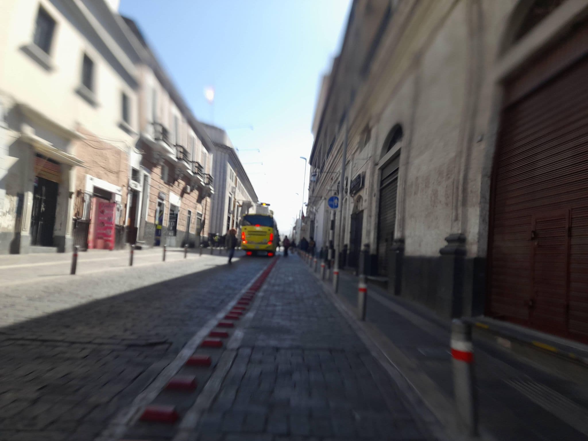 Street view near Peter's Hostel, Arequipa — © EnBiciadoAQP1 (CC BY-SA · Mapillary)