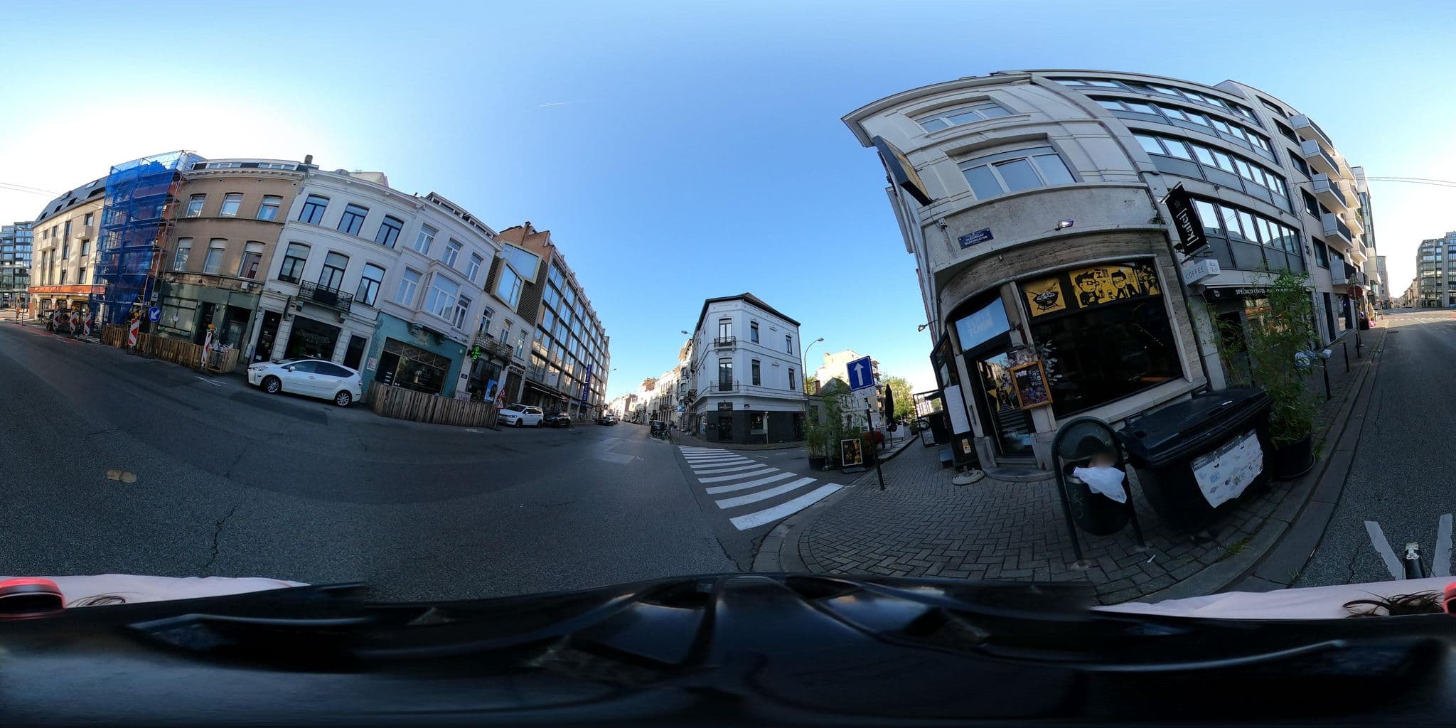 Street view near Hoome, Ixelles — © RaphaelPasLoin (CC BY-SA · Mapillary)