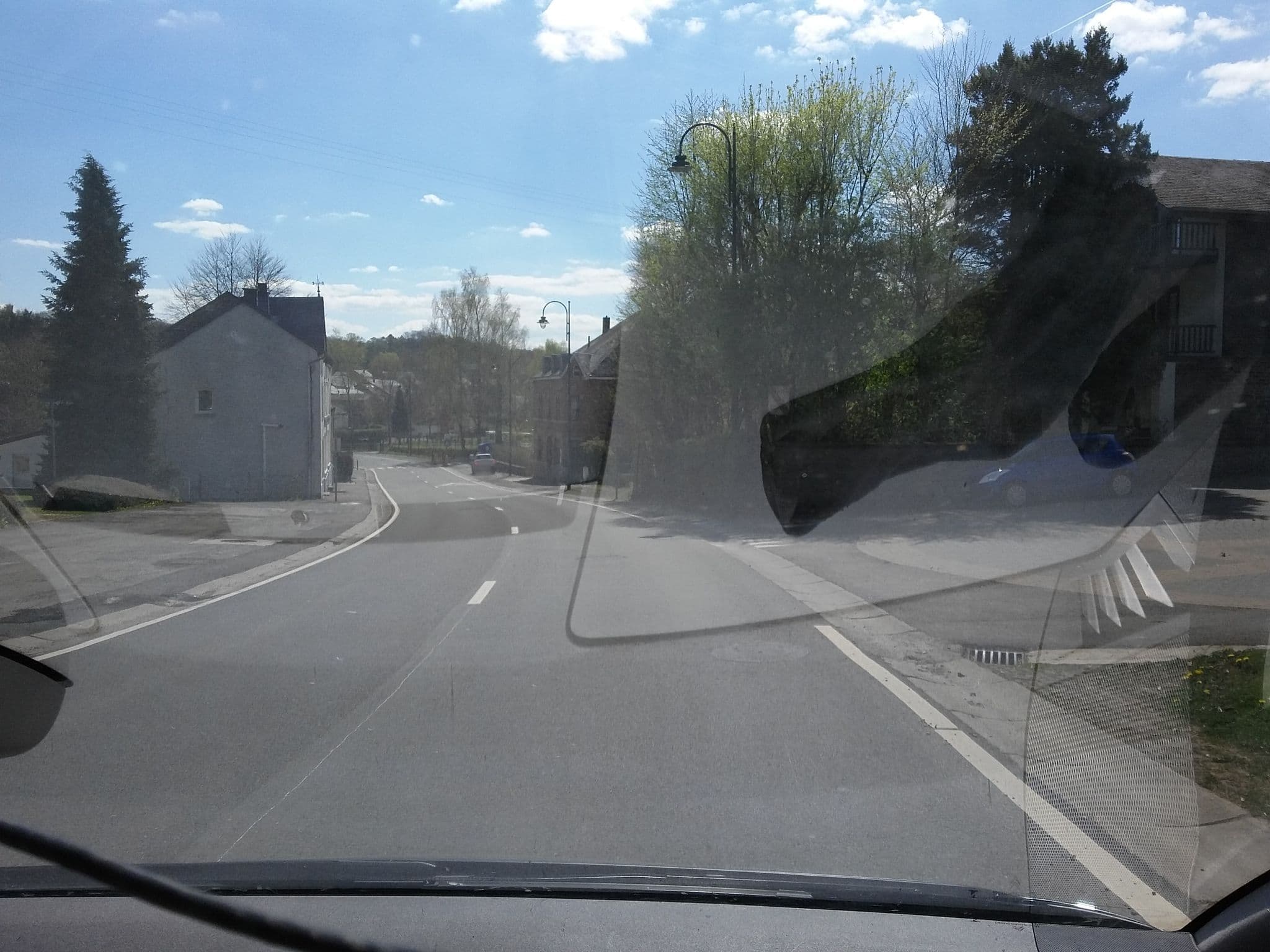 Street view near Hôtel Les Roses, Libin — © foxandpotatoes (CC BY-SA · Mapillary)